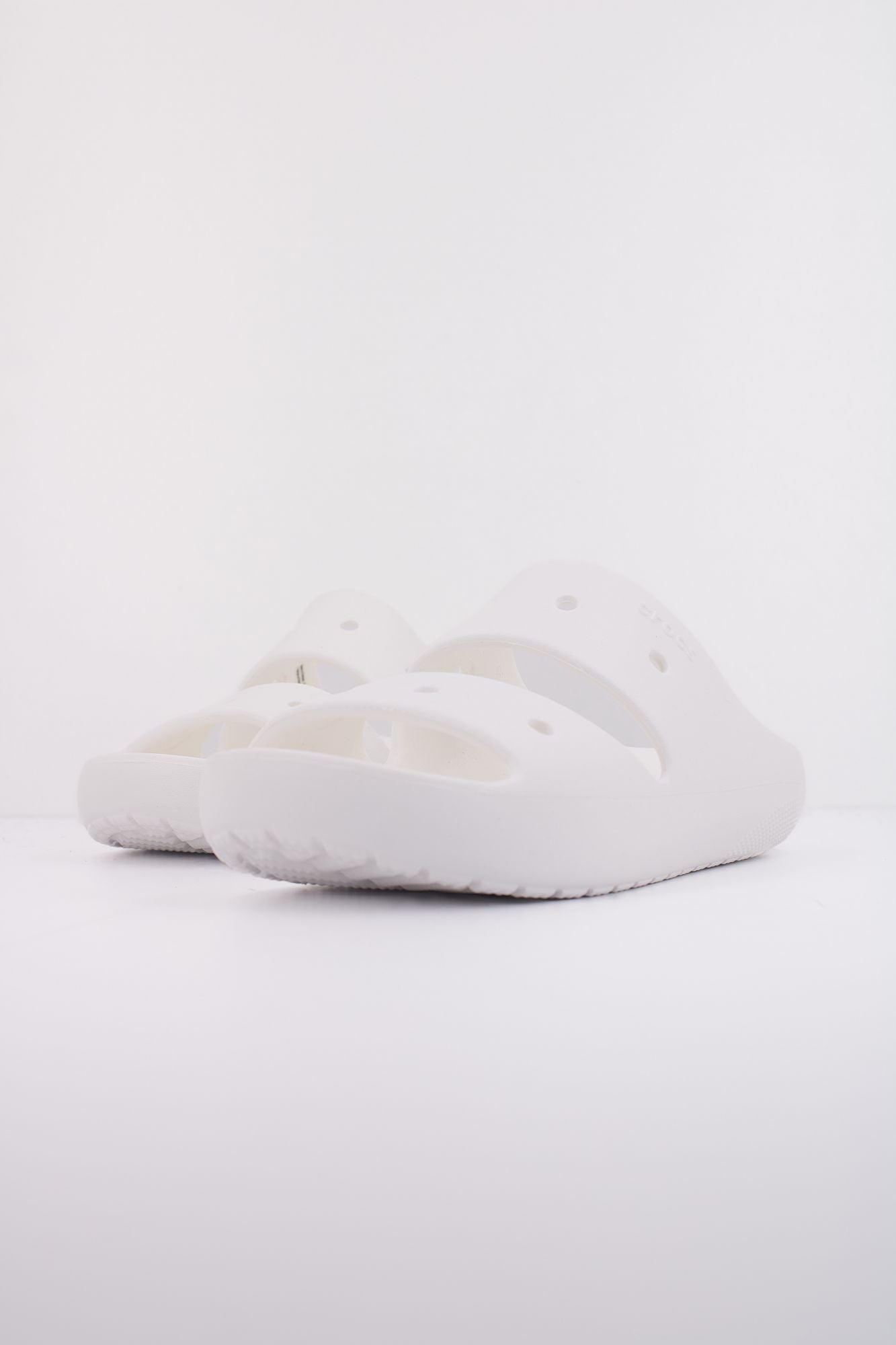 CROCS CLASSIC SANDAL V2 en color BLANCO (2)