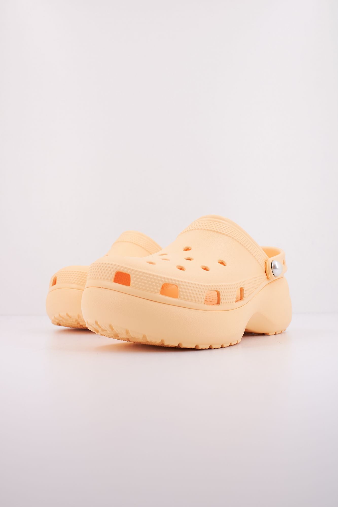 CROCS CLASSIC PLATFORM PEARLCLOG en color NARANJA (2)