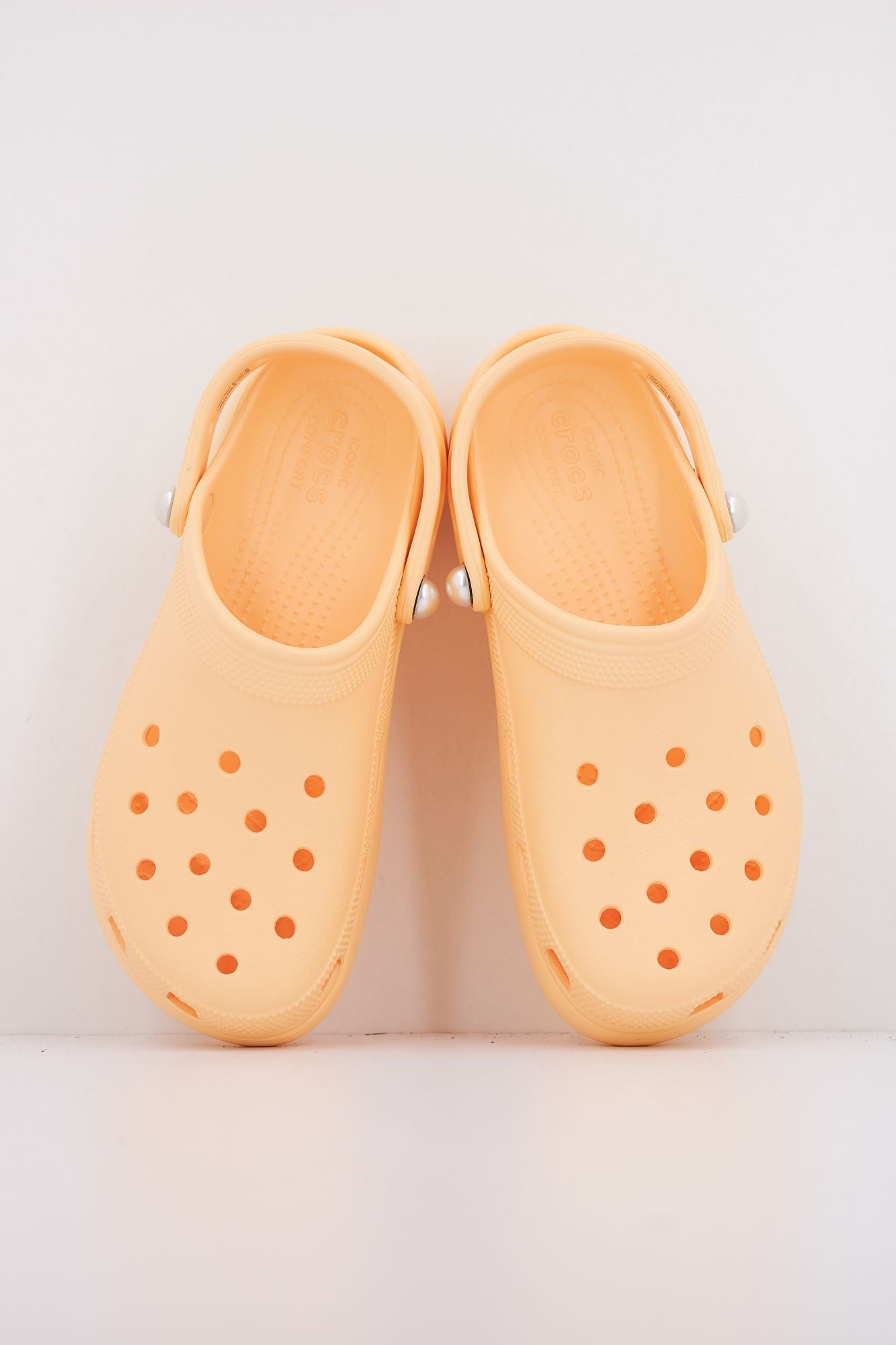 CROCS CLASSIC PLATFORM PEARLCLOG en color NARANJA (3)
