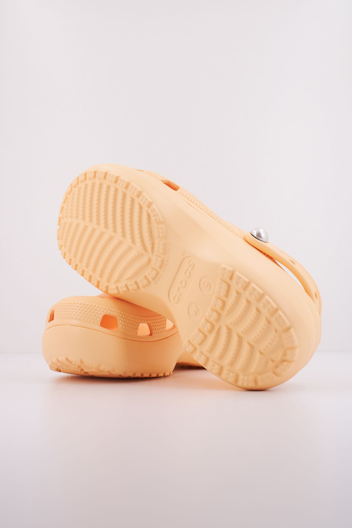 CROCS CLASSIC PLATFORM PEARLCLOG en color NARANJA (5)