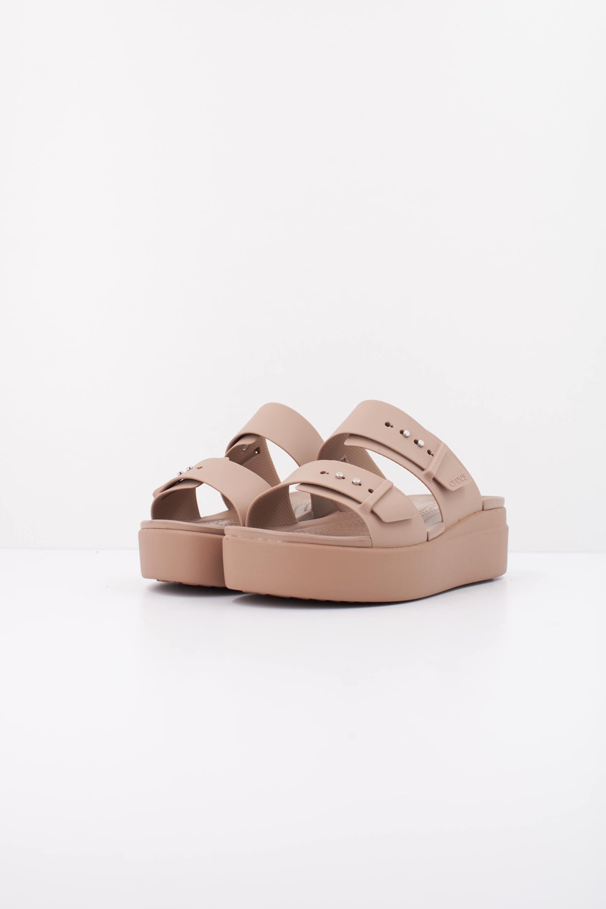 CROCS BROOKLYN W en color MARRON (2)