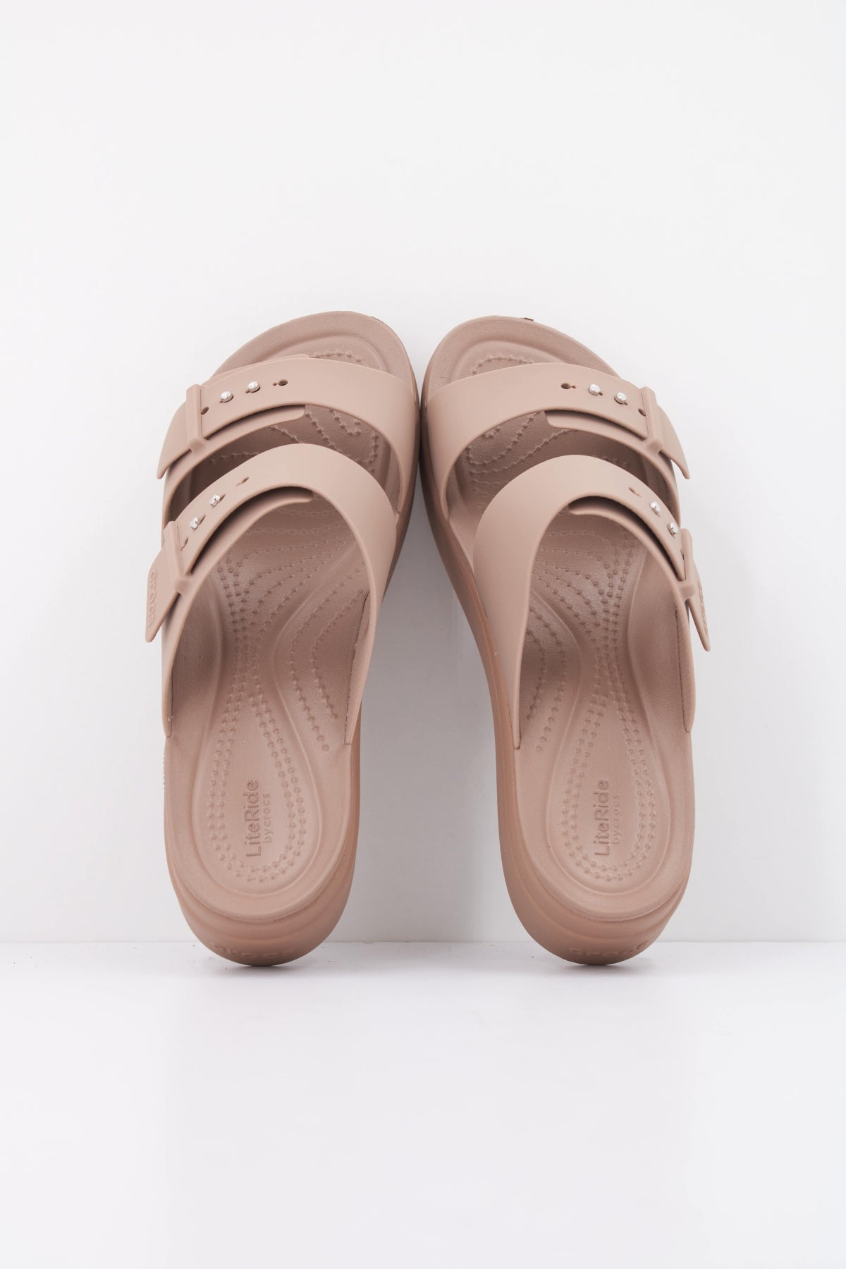 CROCS BROOKLYN W en color MARRON (3)