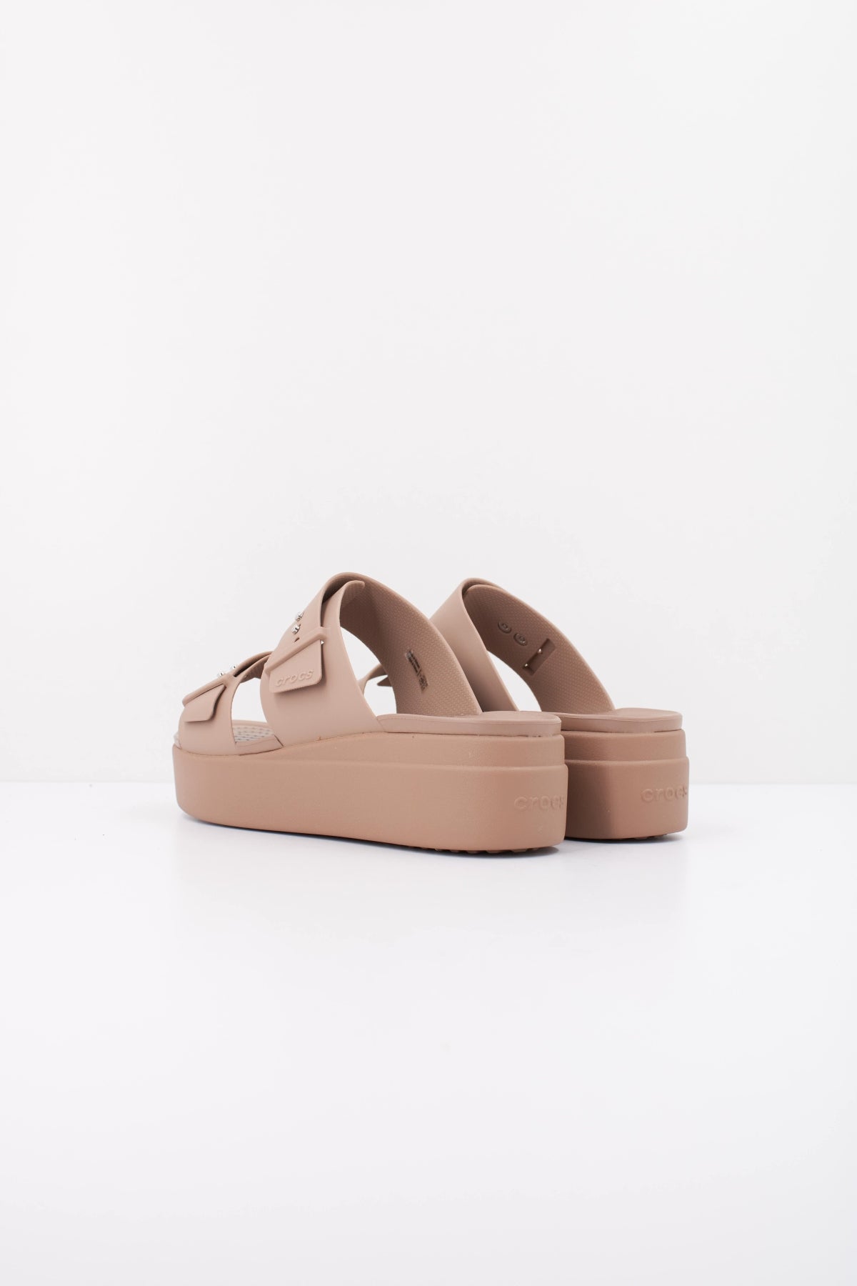 CROCS BROOKLYN W en color MARRON (4)