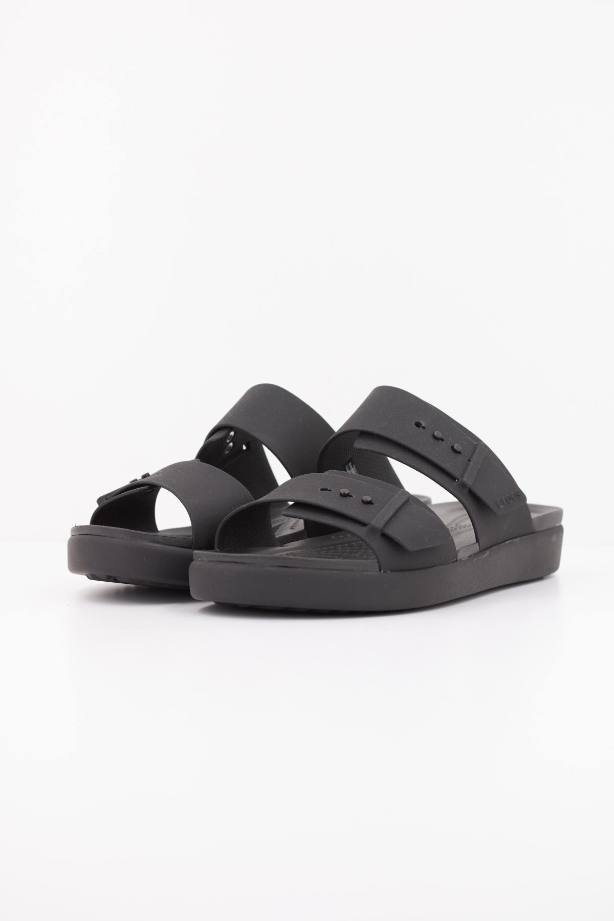 CROCS 211215C en color NEGRO (2)