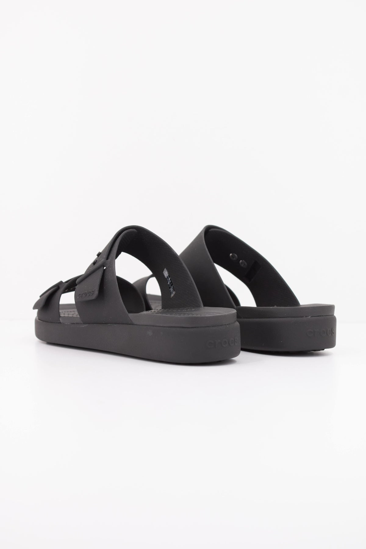CROCS 211215C en color NEGRO (4)