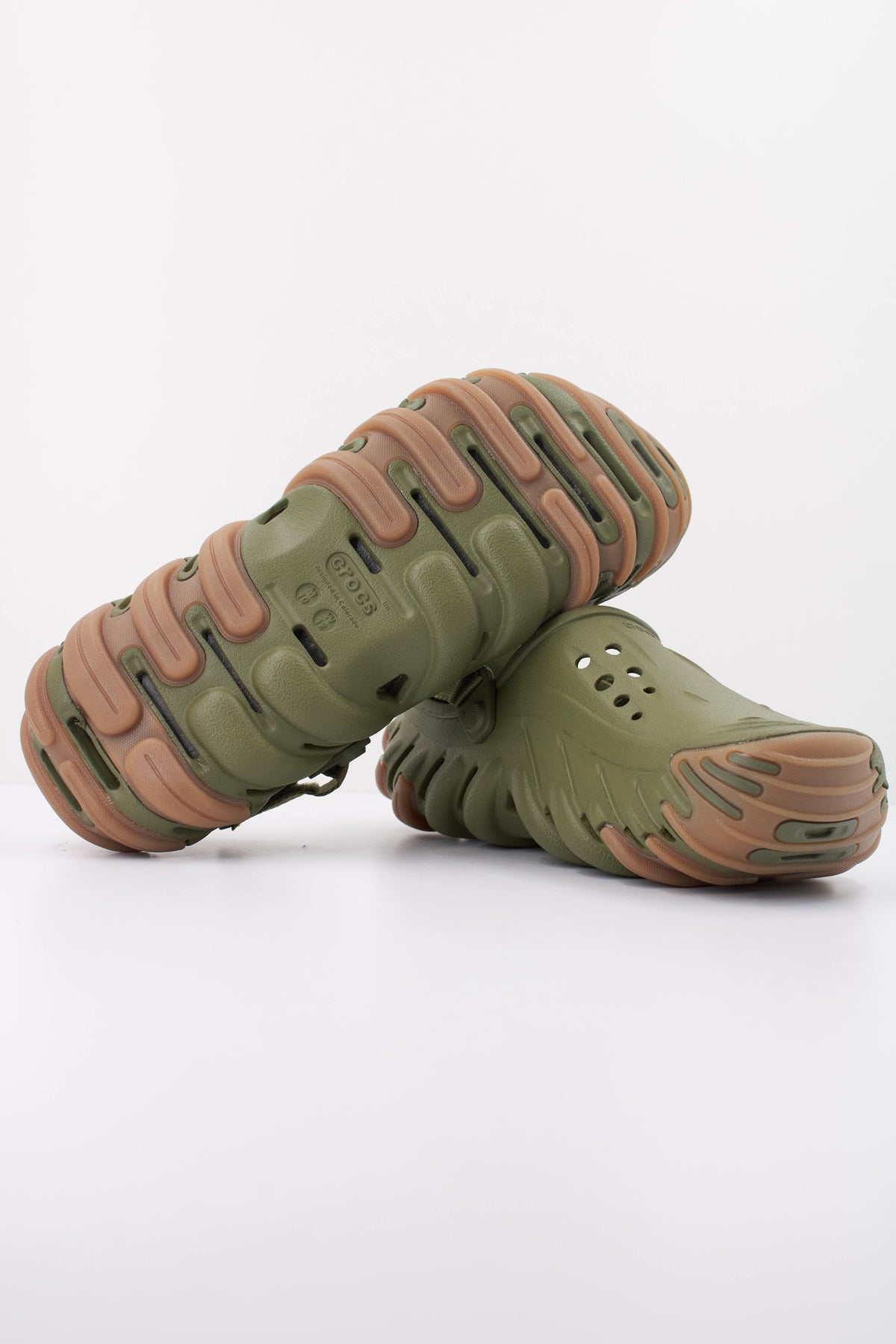 CROCS ECHO WAVE U en color VERDE (5)