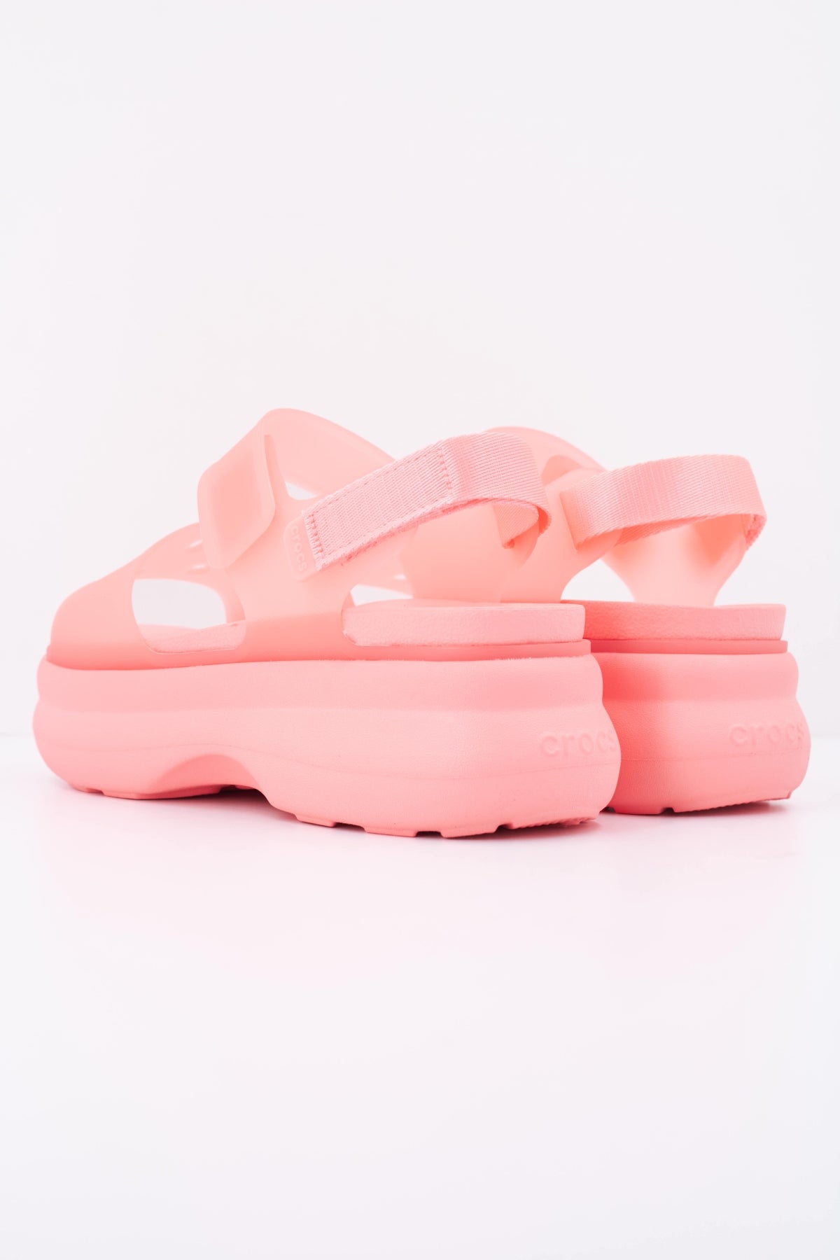 CROCS SOHO FROSTED Y STRAP en color ROSA (4)