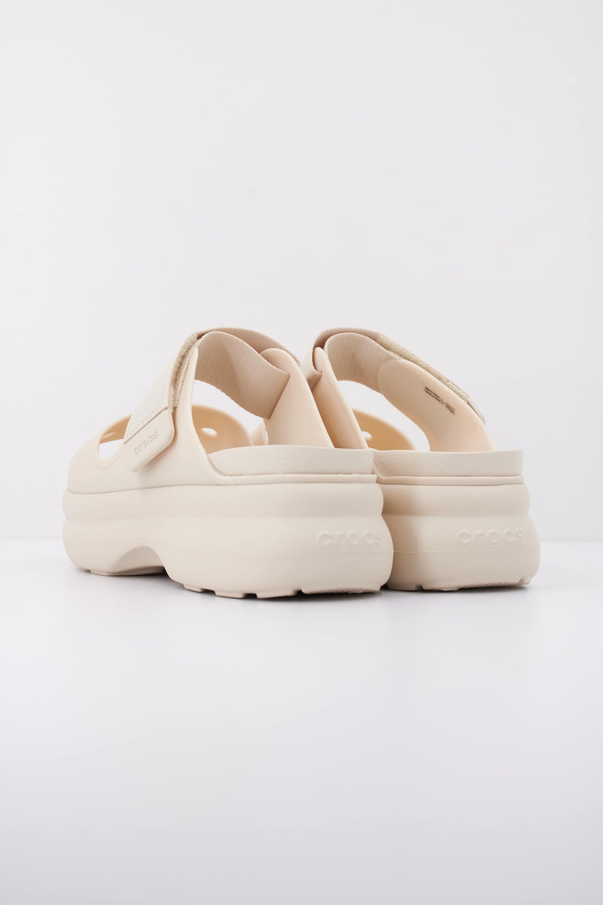 CROCS 212861C en color BEIS (4)