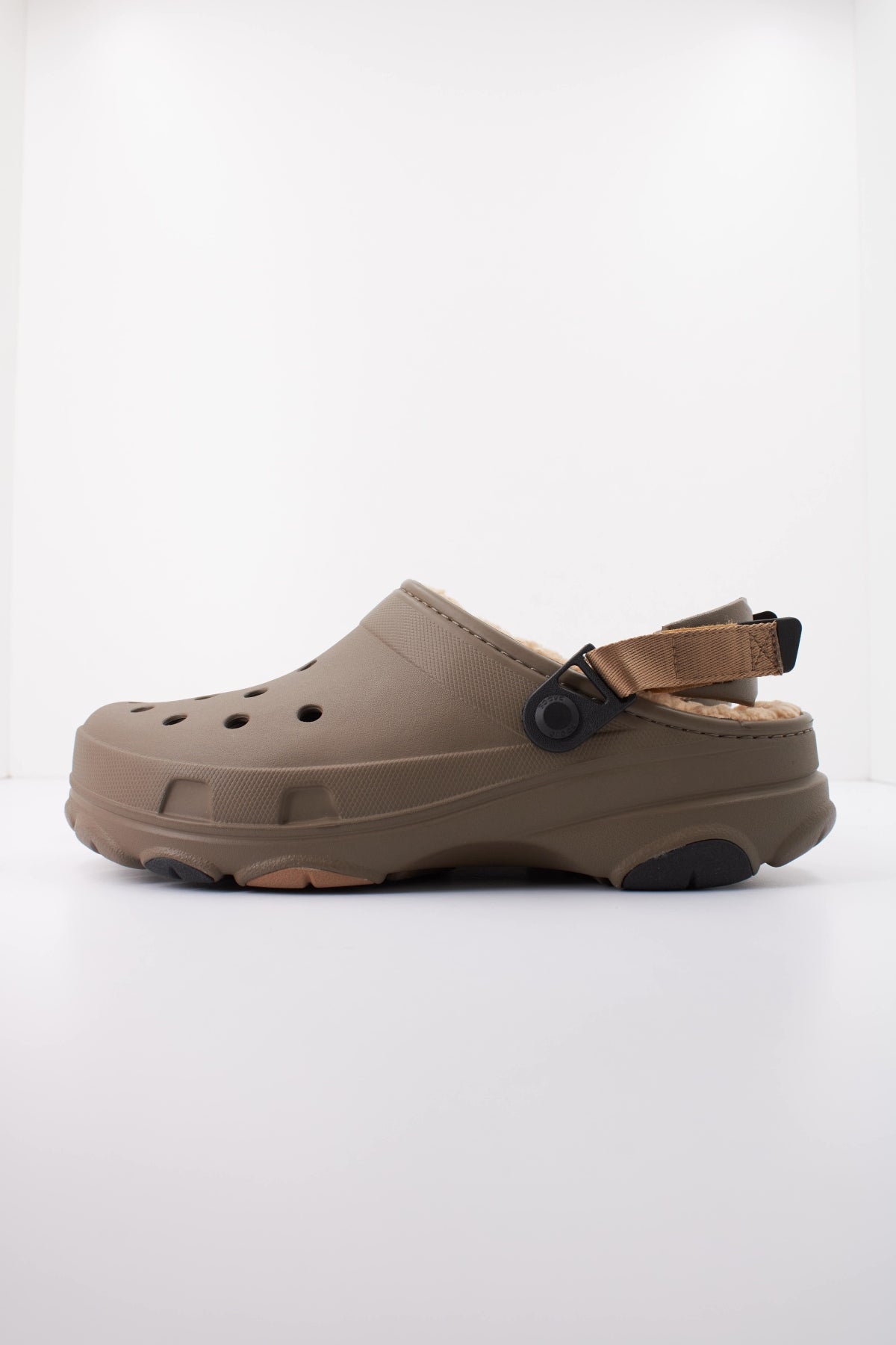 CROCS 207936C ALL TERRAIN LINED CLOG en color MARRON (1)