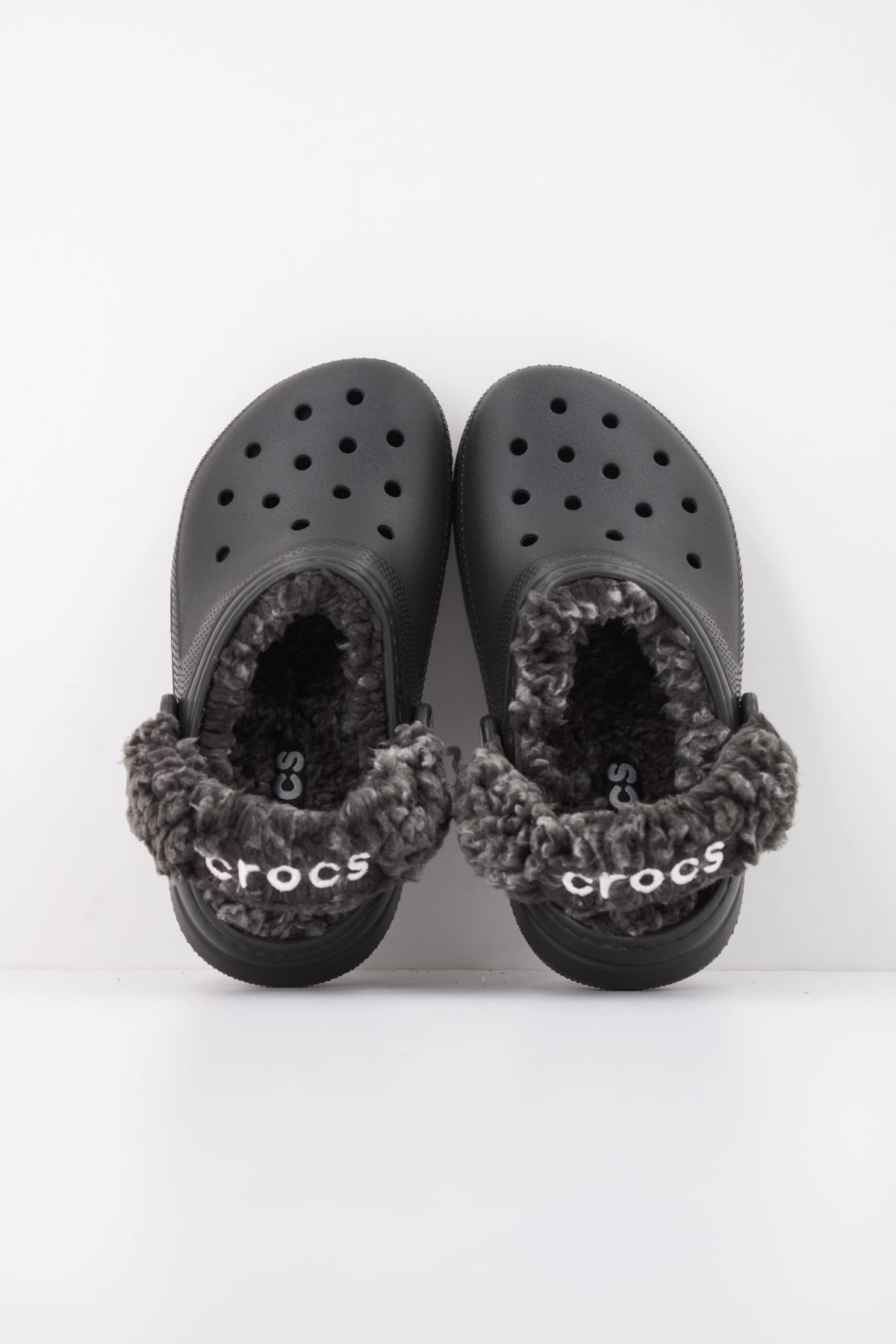 CROCS 212856C CLASSIC FLEECE LINED en color NEGRO (3)