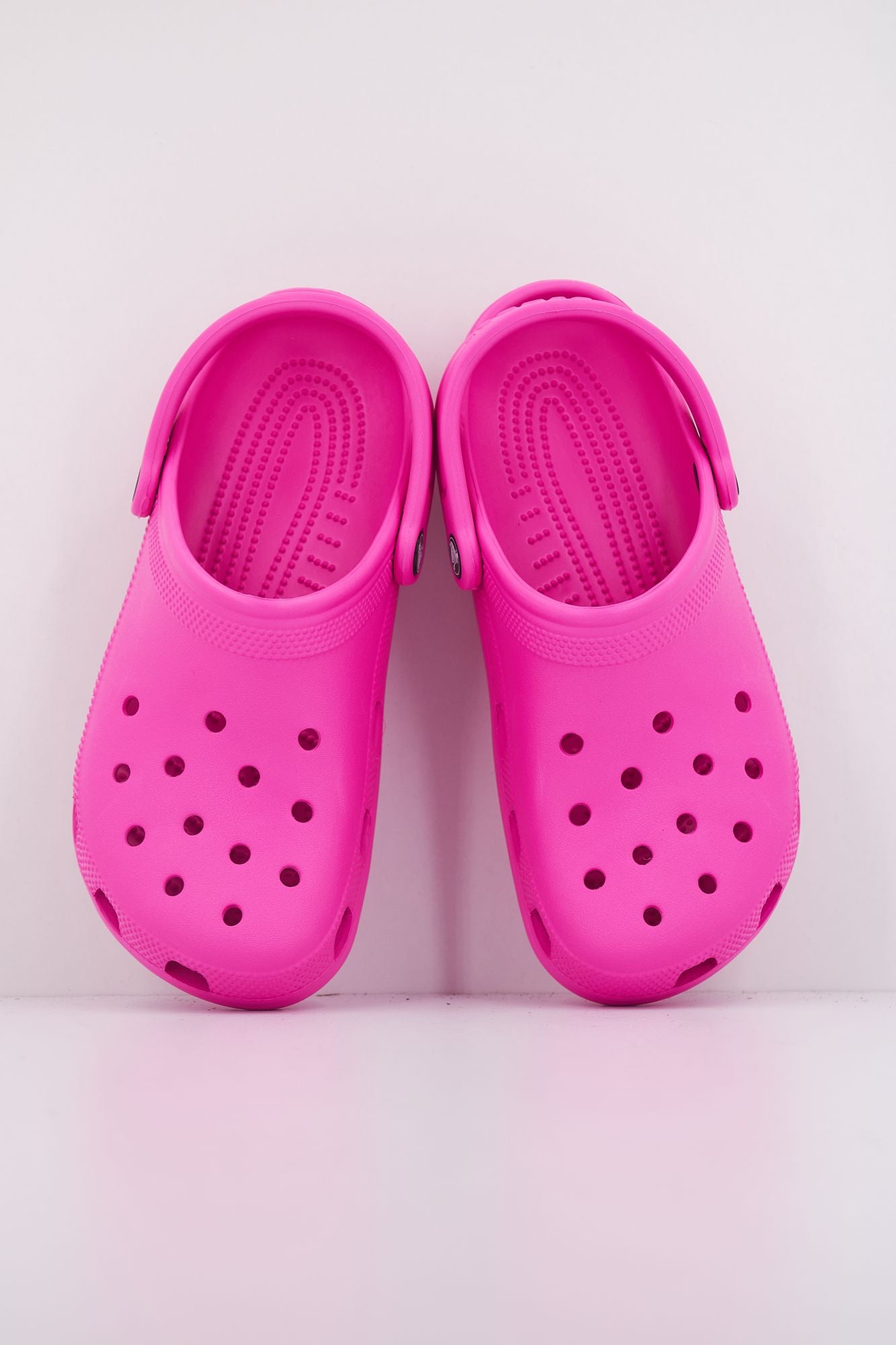 CROCS CLASSIC U en color ROSA (3)