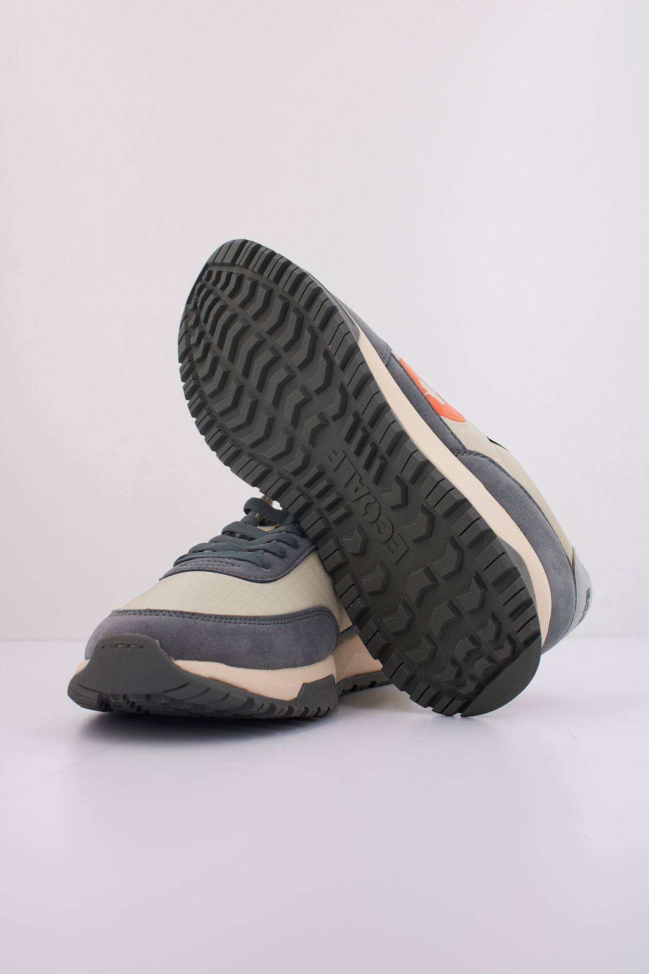 ECOALF VENTURAALF en color BEIS (5)