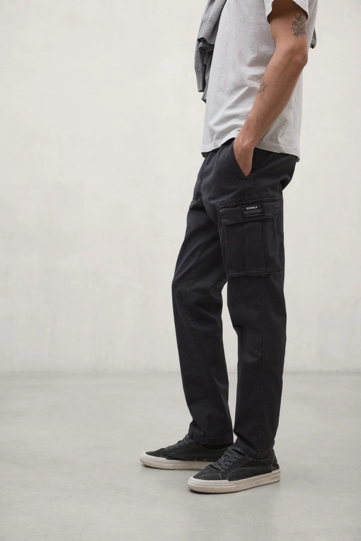 ECOALF ETHICARGO MCMGAPAETHIC075 en color NEGRO (2)