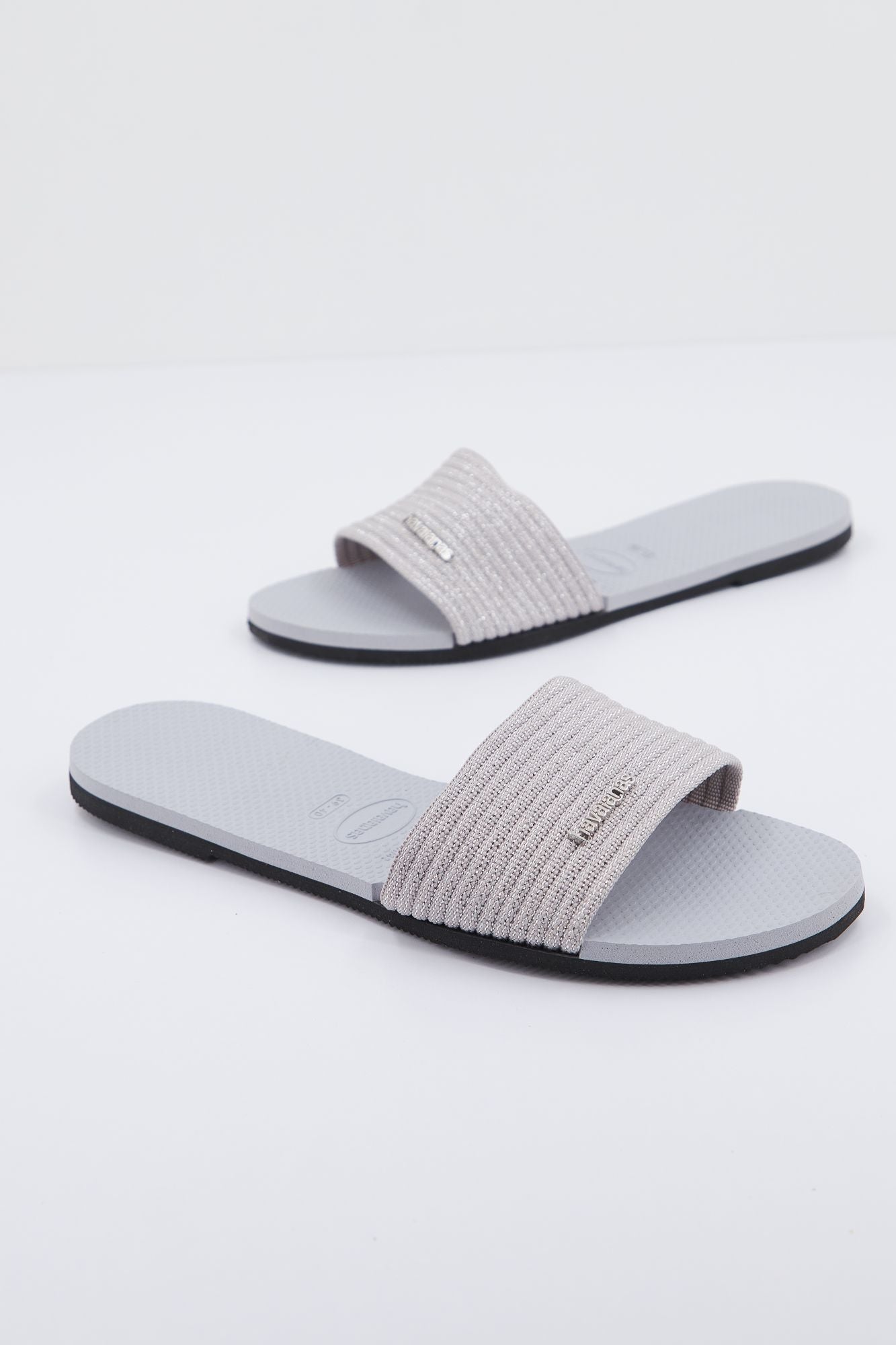 HAVAIANAS 4147312 en color GRIS (1)