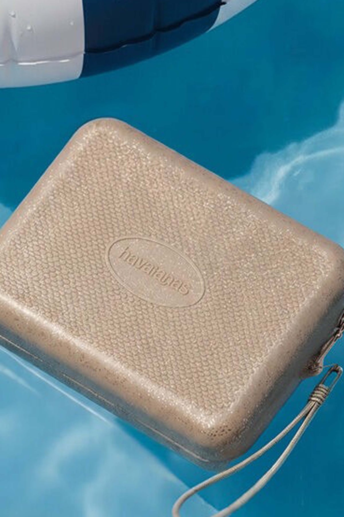 HAVAIANAS BEACH NECESSAIRE en color BEIS (4)