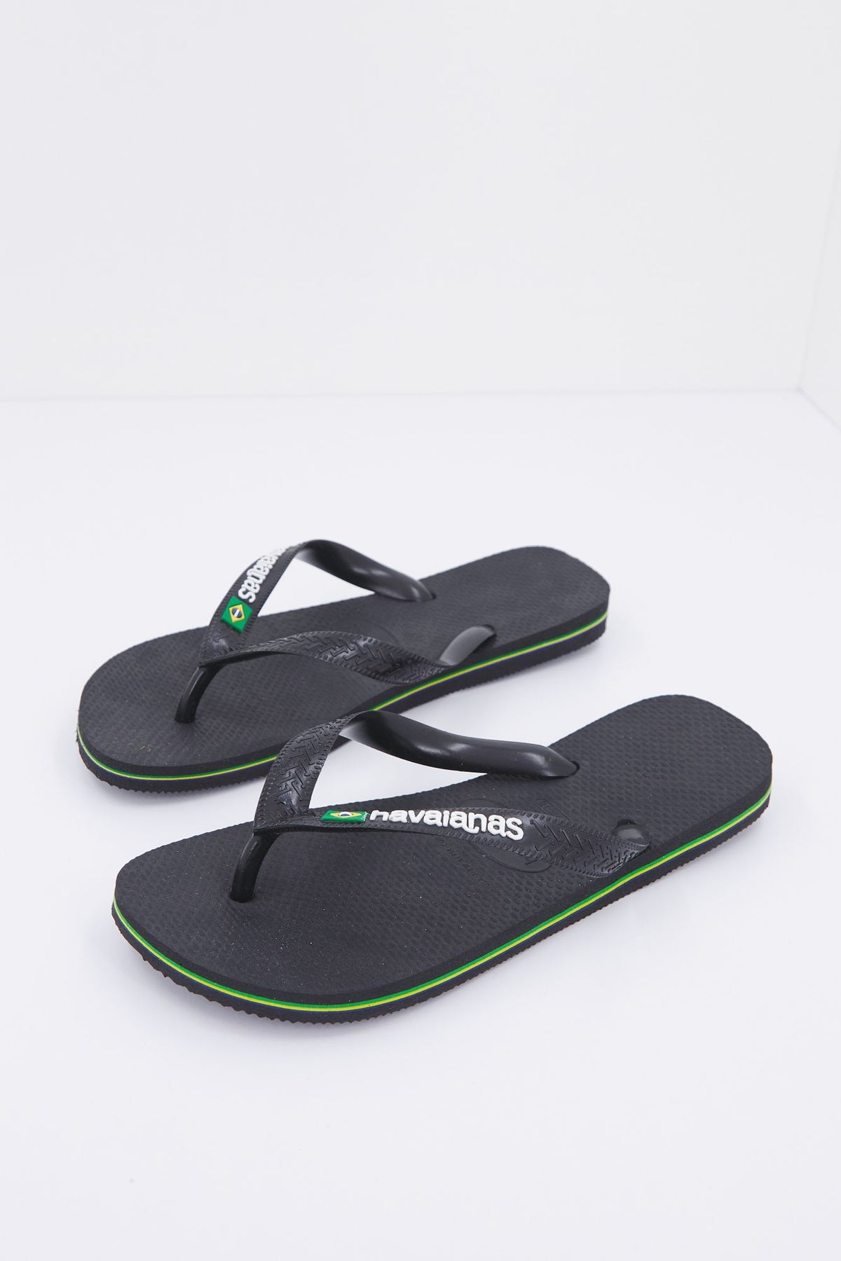 HAVAIANAS BRASIL LOGO 4110850 en color NEGRO (2)