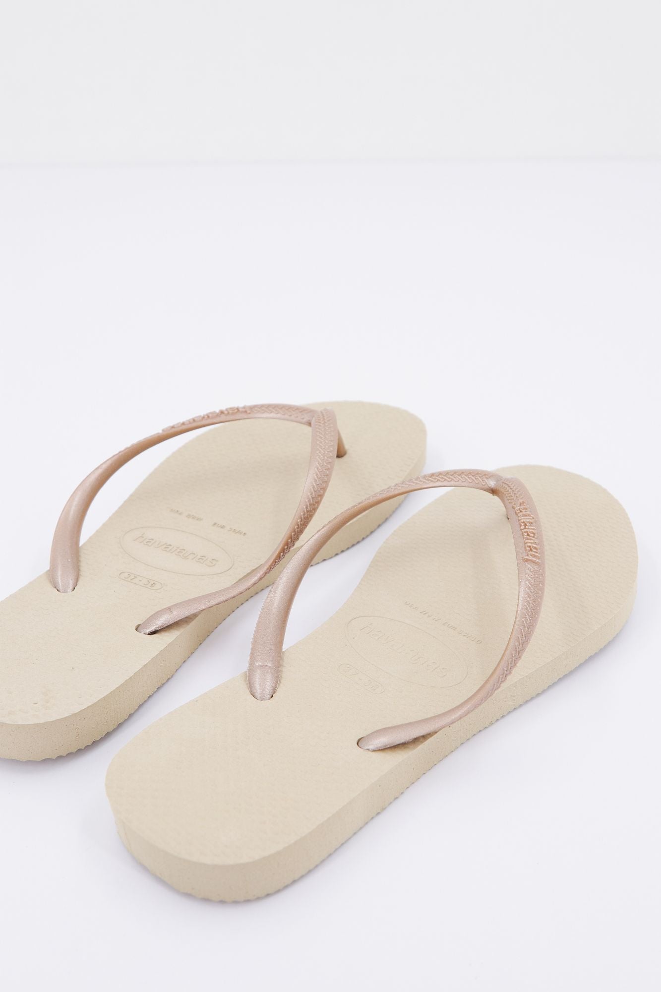 HAVAIANAS SLIM en color ORO (3)