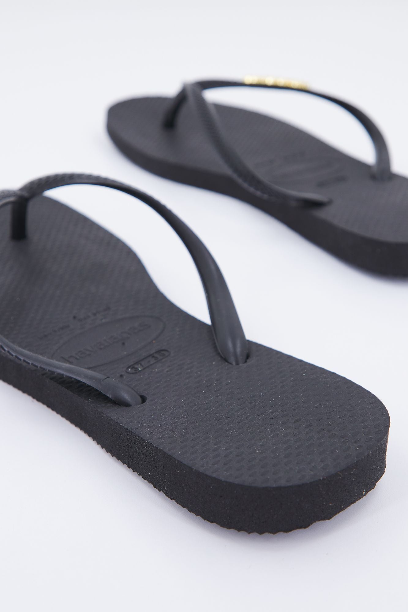 HAVAIANAS 4119875 en color NEGRO (3)