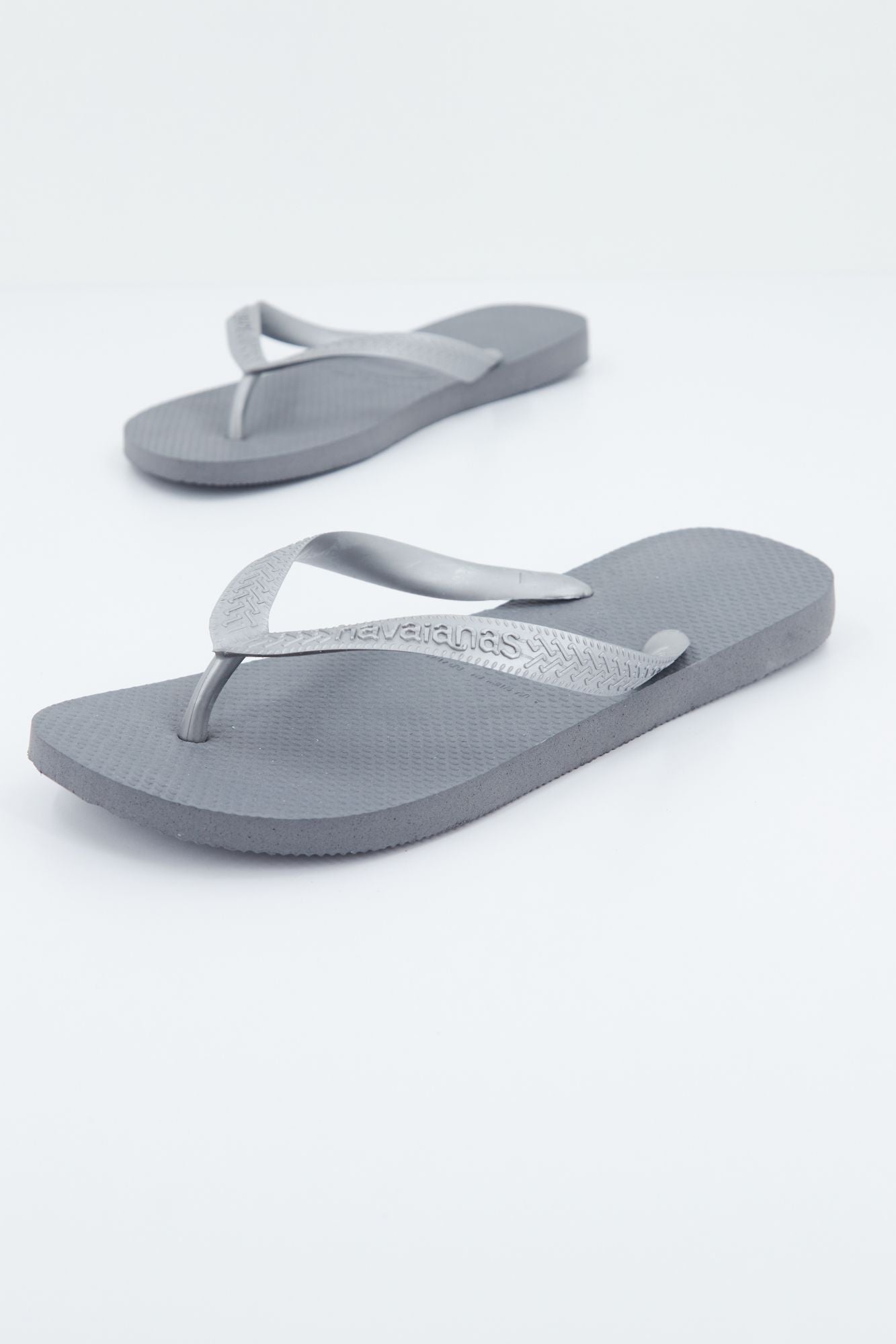 HAVAIANAS 4137428 en color GRIS (3)