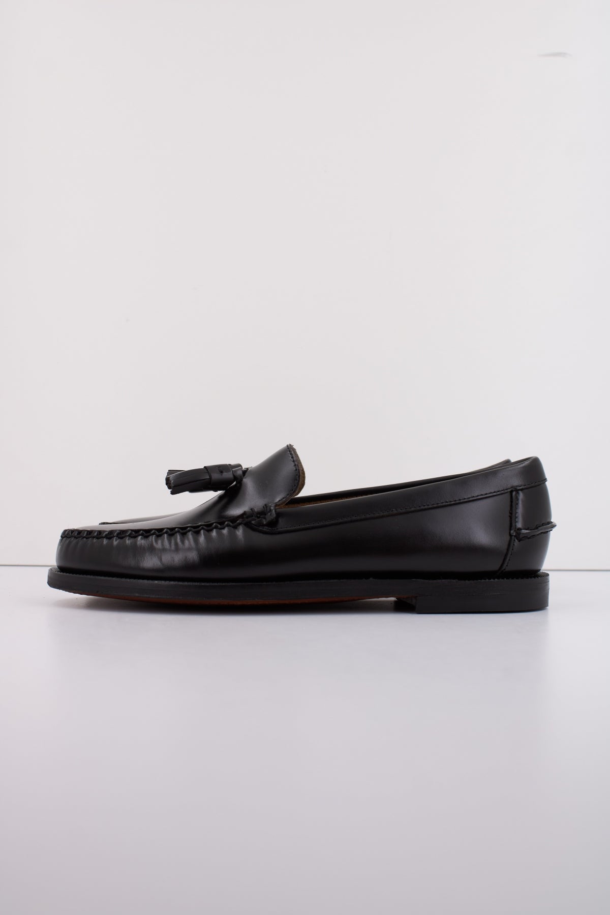 SEBAGO CLASSIC WILL LOAFER en color NEGRO (1)