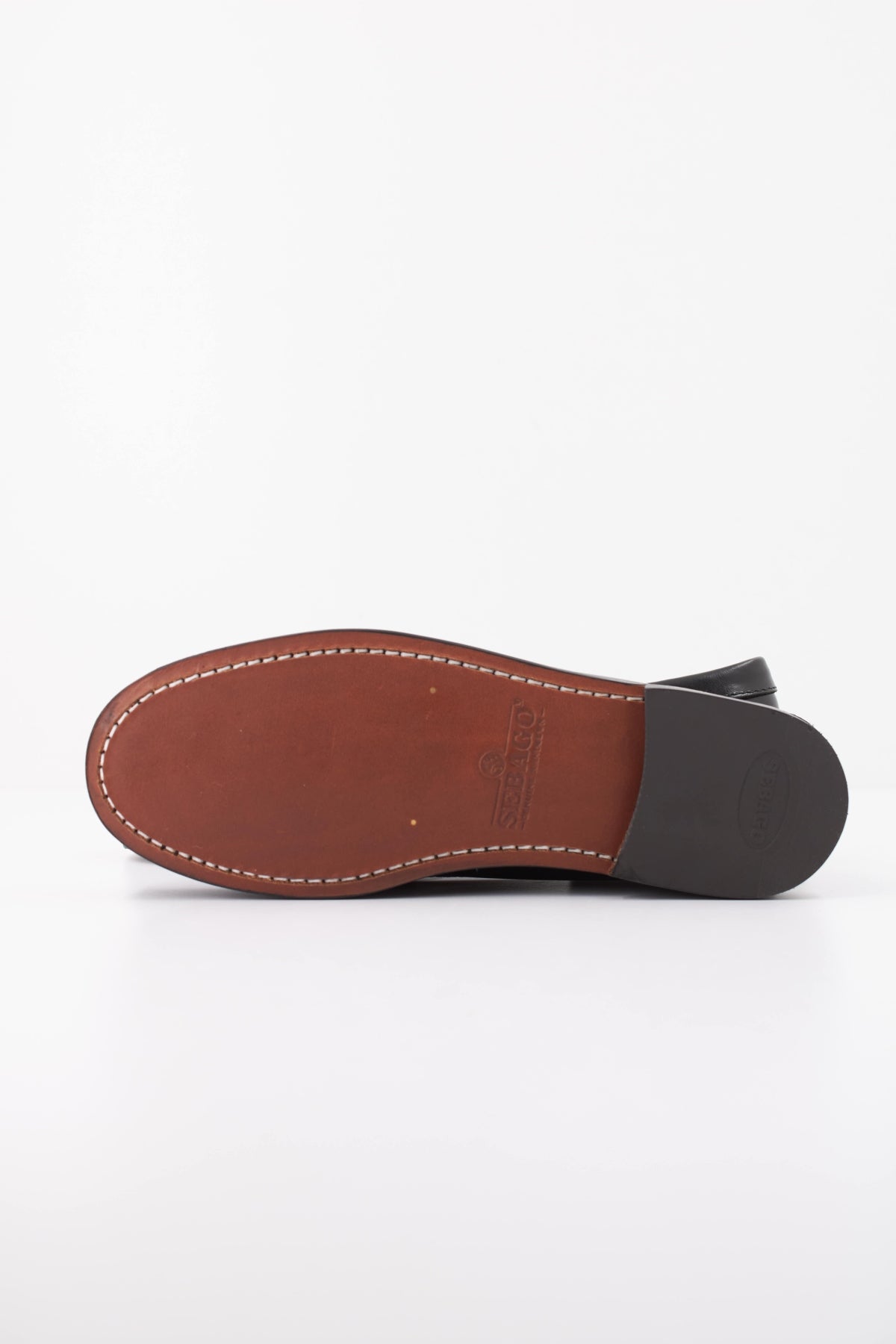 SEBAGO MOCASIN CALSSIC DAN en color NEGRO (5)