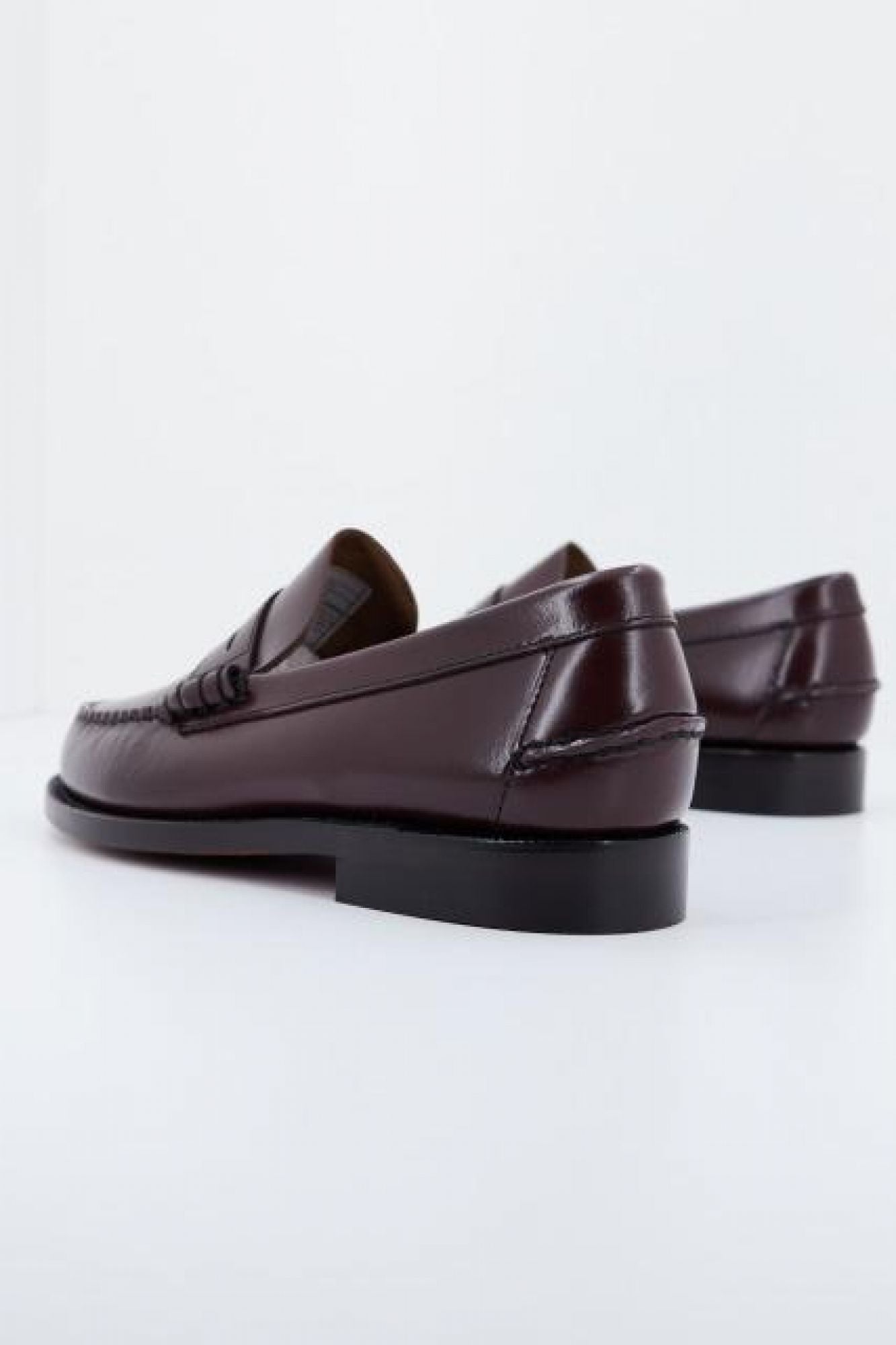 SEBAGO CLASSIC PENNY LOAFER en color BURDEOS (3)