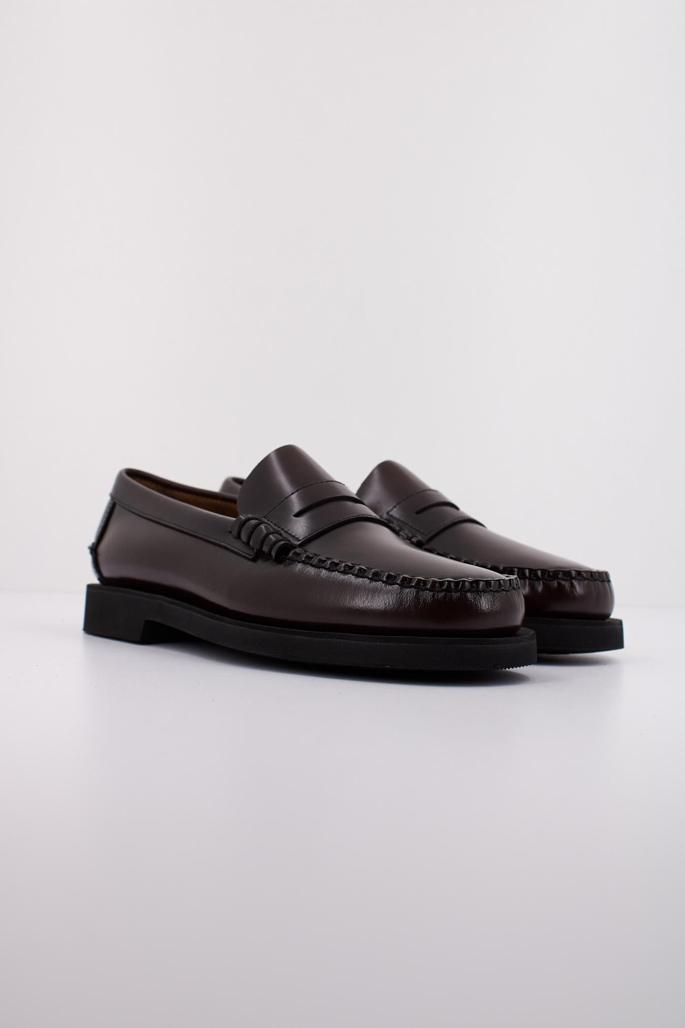 SEBAGO SHERMAN PENNY LOAFER en color BURDEOS (2)