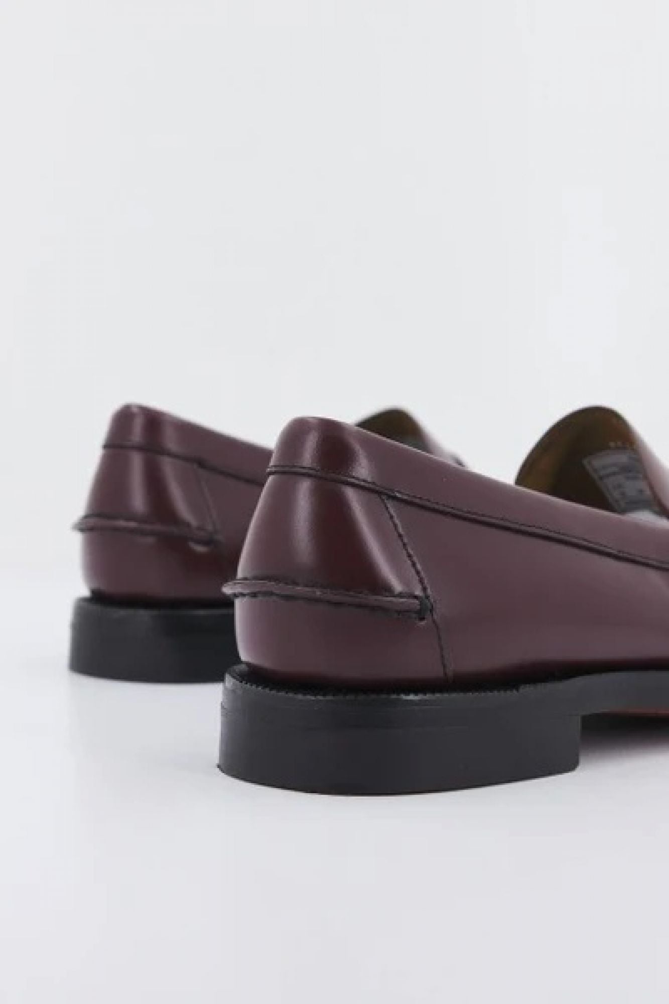 SEBAGO CLASSIC DAN WIDE LOAFER en color BURDEOS (3)