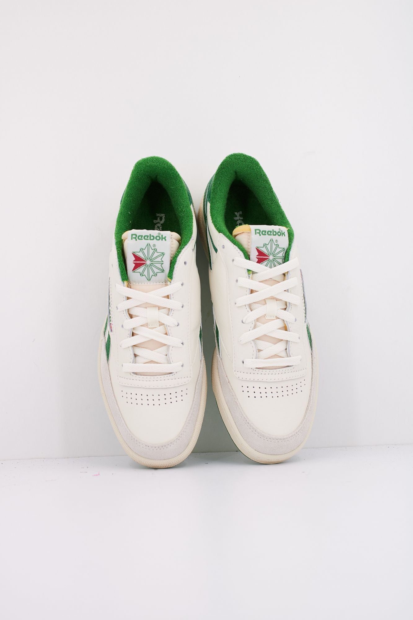 REEBOK CLUB C REVENGE VINTAGE en color BLANCO (3)