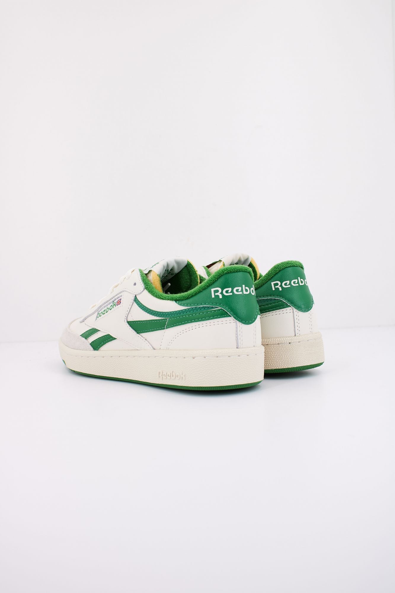 REEBOK CLUB C REVENGE VINTAGE en color BLANCO (4)