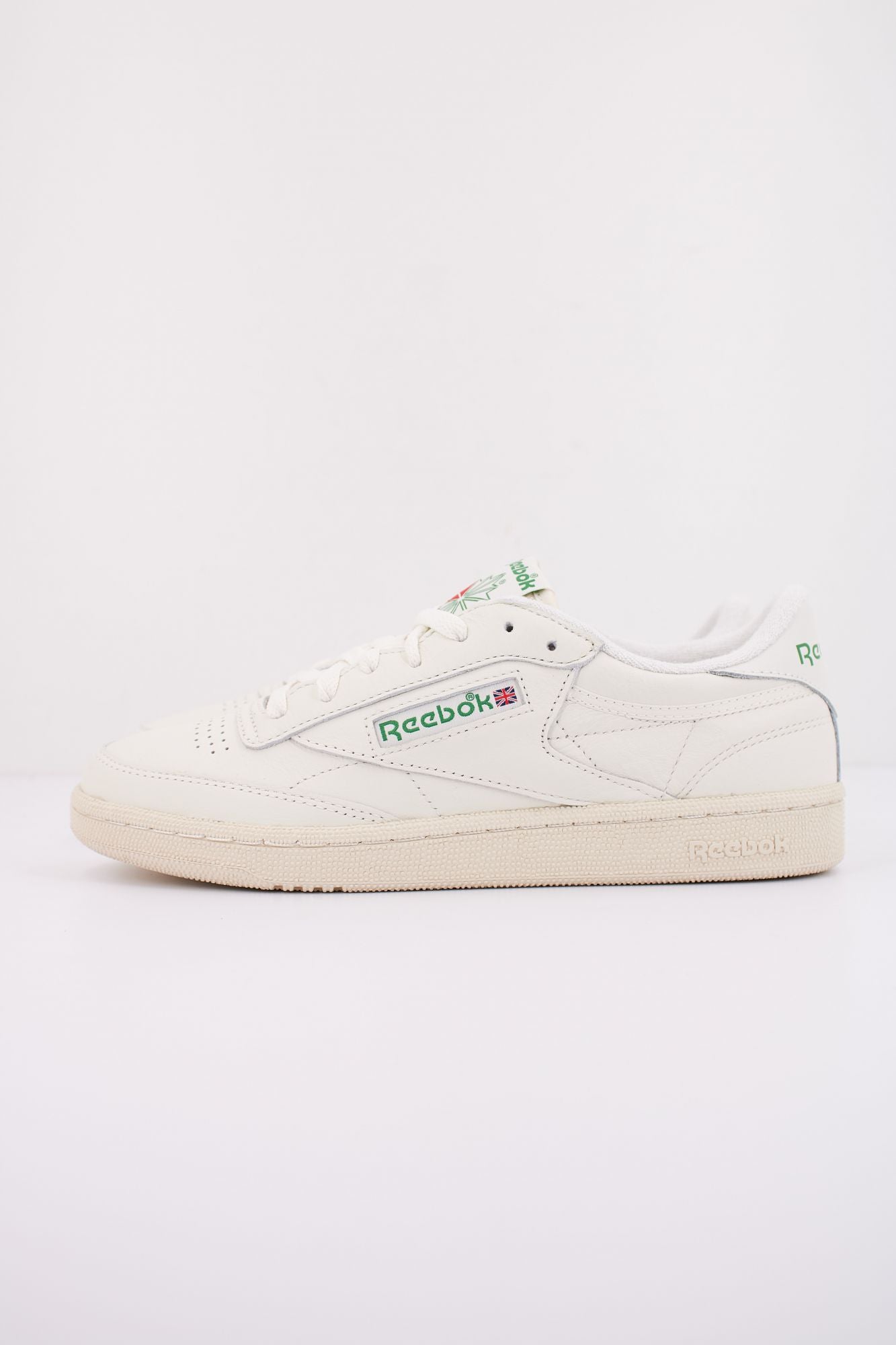 REEBOK CLUB C 85 VINTAGE en color BEIS (1)