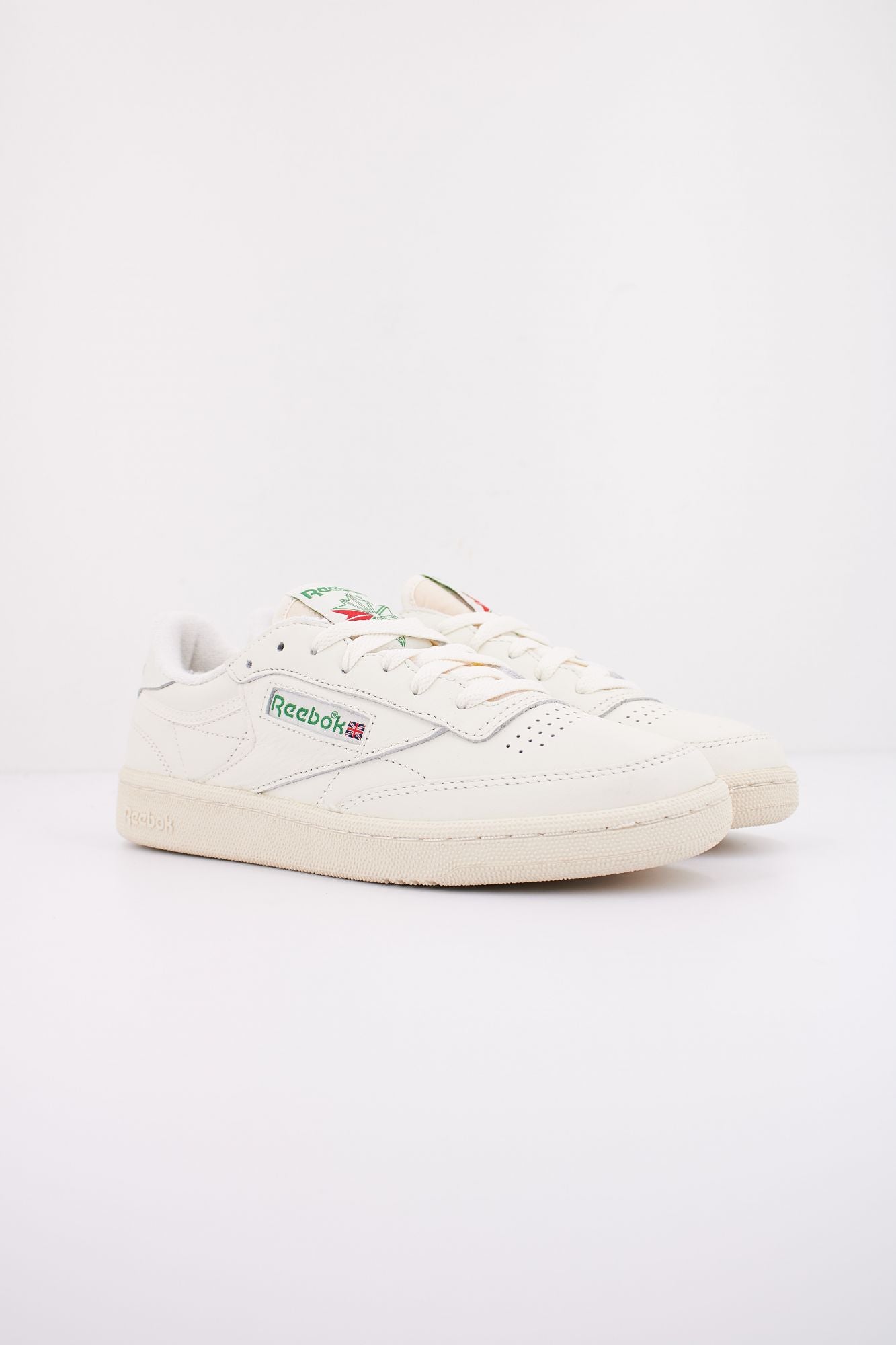 REEBOK CLUB C 85 VINTAGE en color BEIS (2)