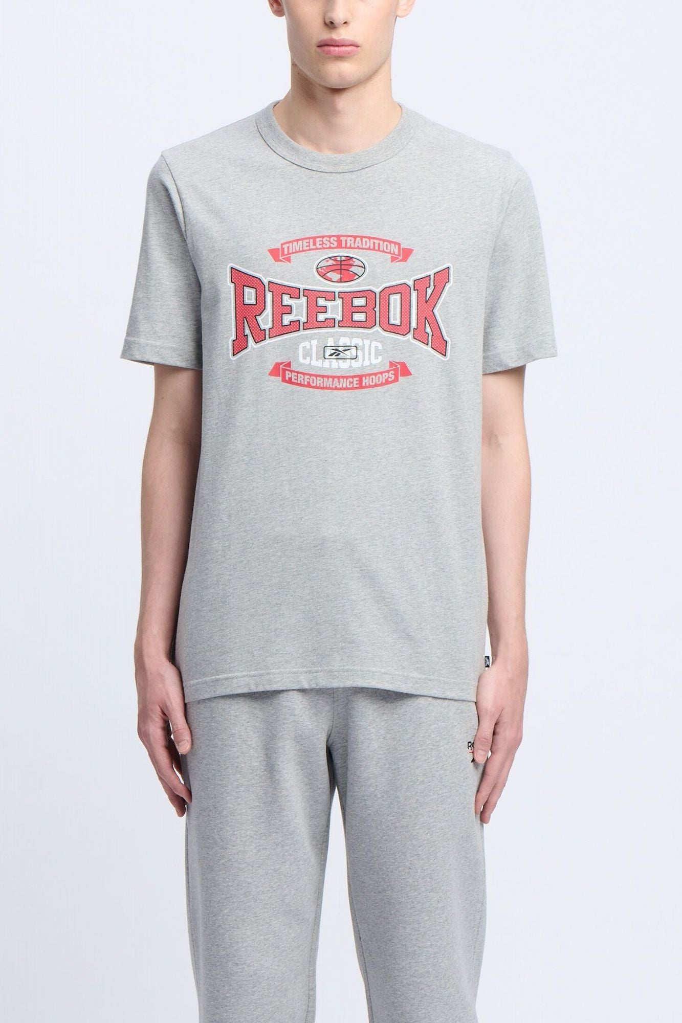 REEBOK GS HS TRADITION TEE en color GRIS (1)