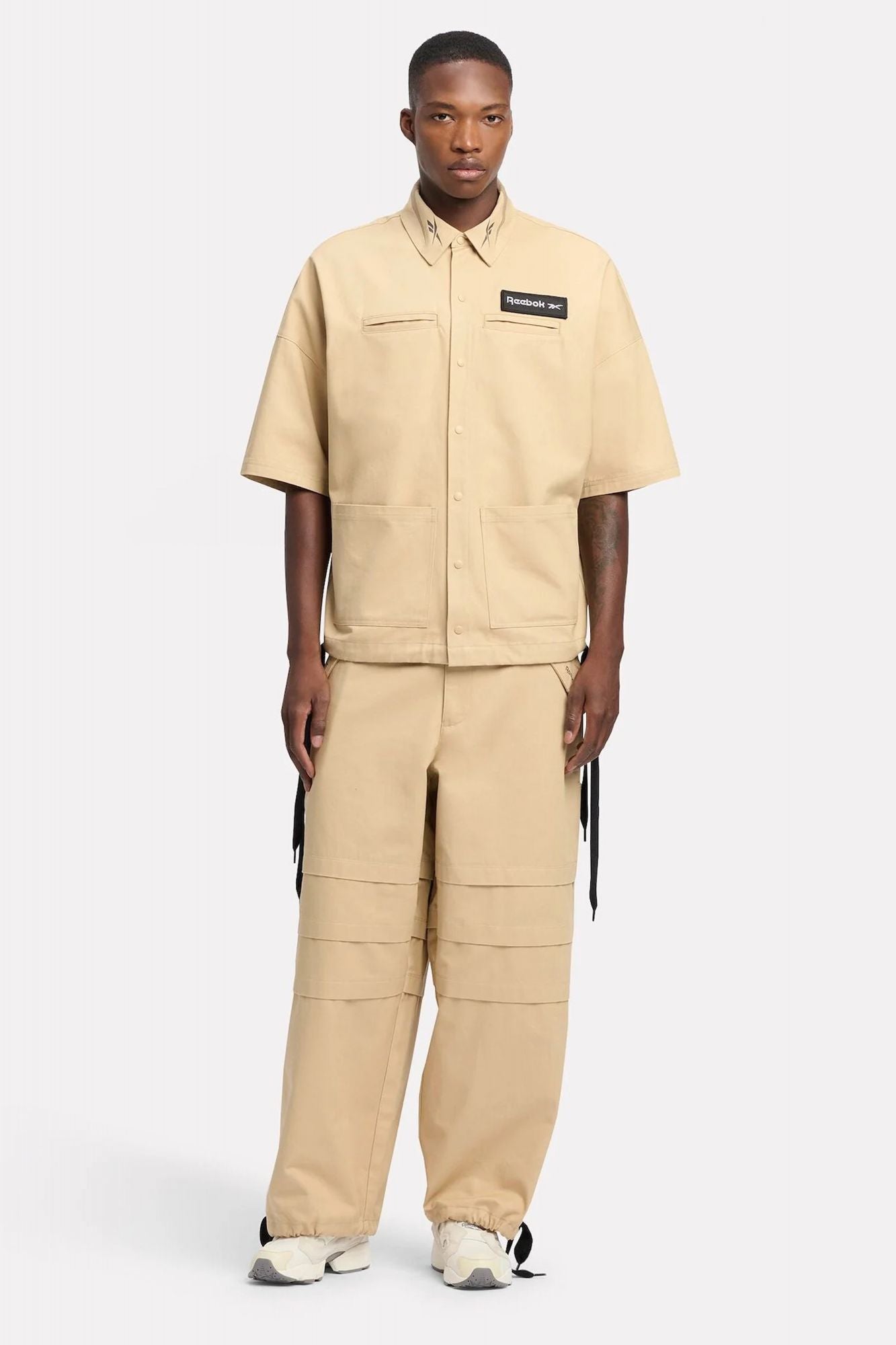 REEBOK CARPENTER PANT en color MARRON CLARO (4)