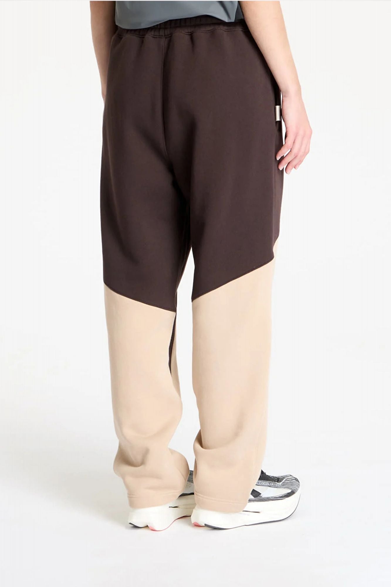 REEBOK  WIDE LEG FT UNEARTHED PANTS UNISEX en color MARRON (2)