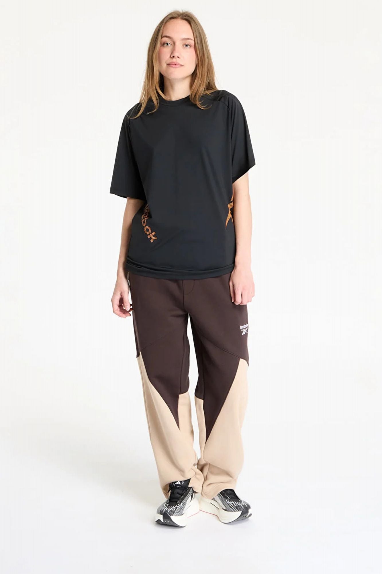 REEBOK  WIDE LEG FT UNEARTHED PANTS UNISEX en color MARRON (4)