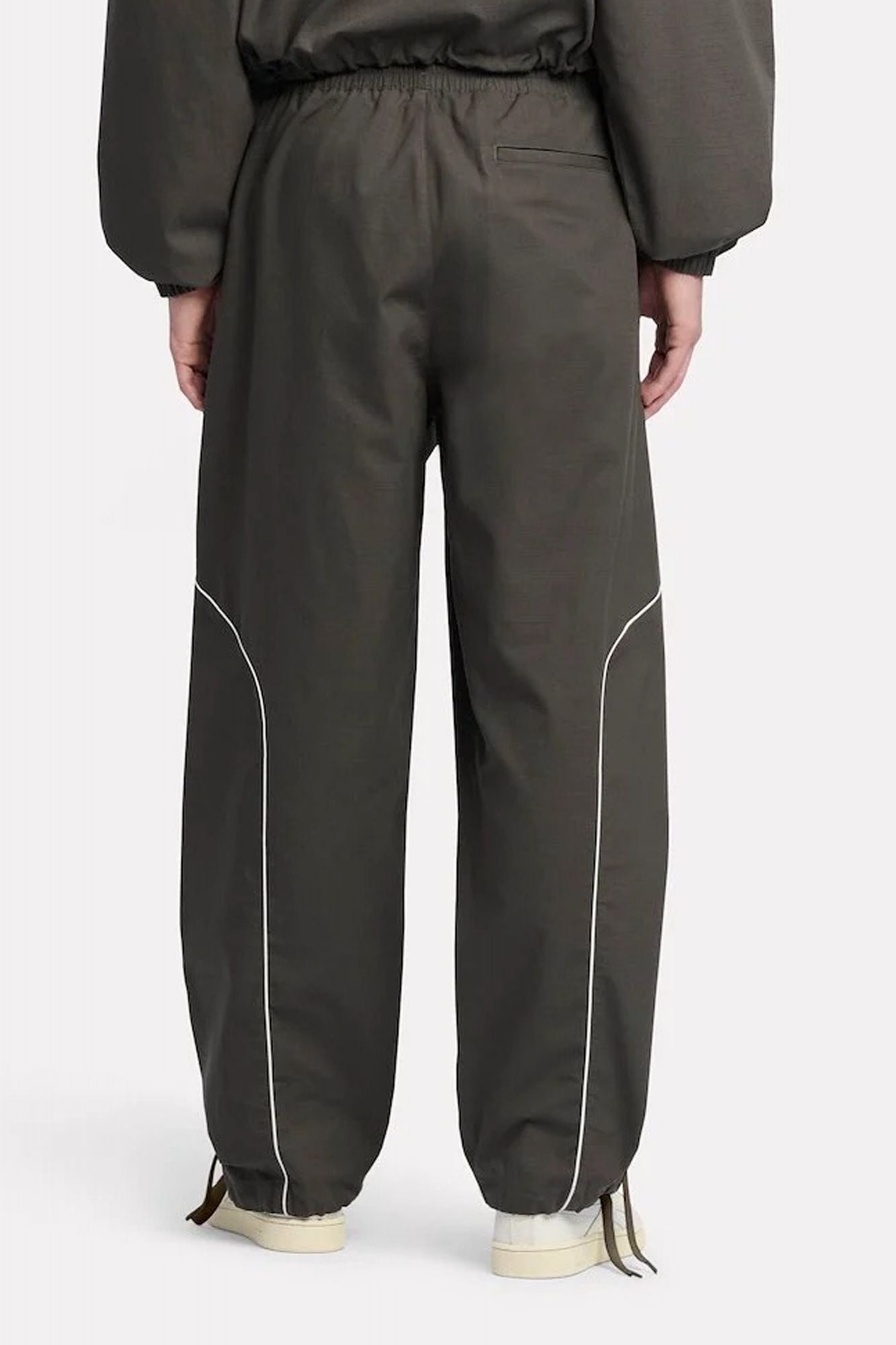 REEBOK TRACK PANT en color NEGRO (2)