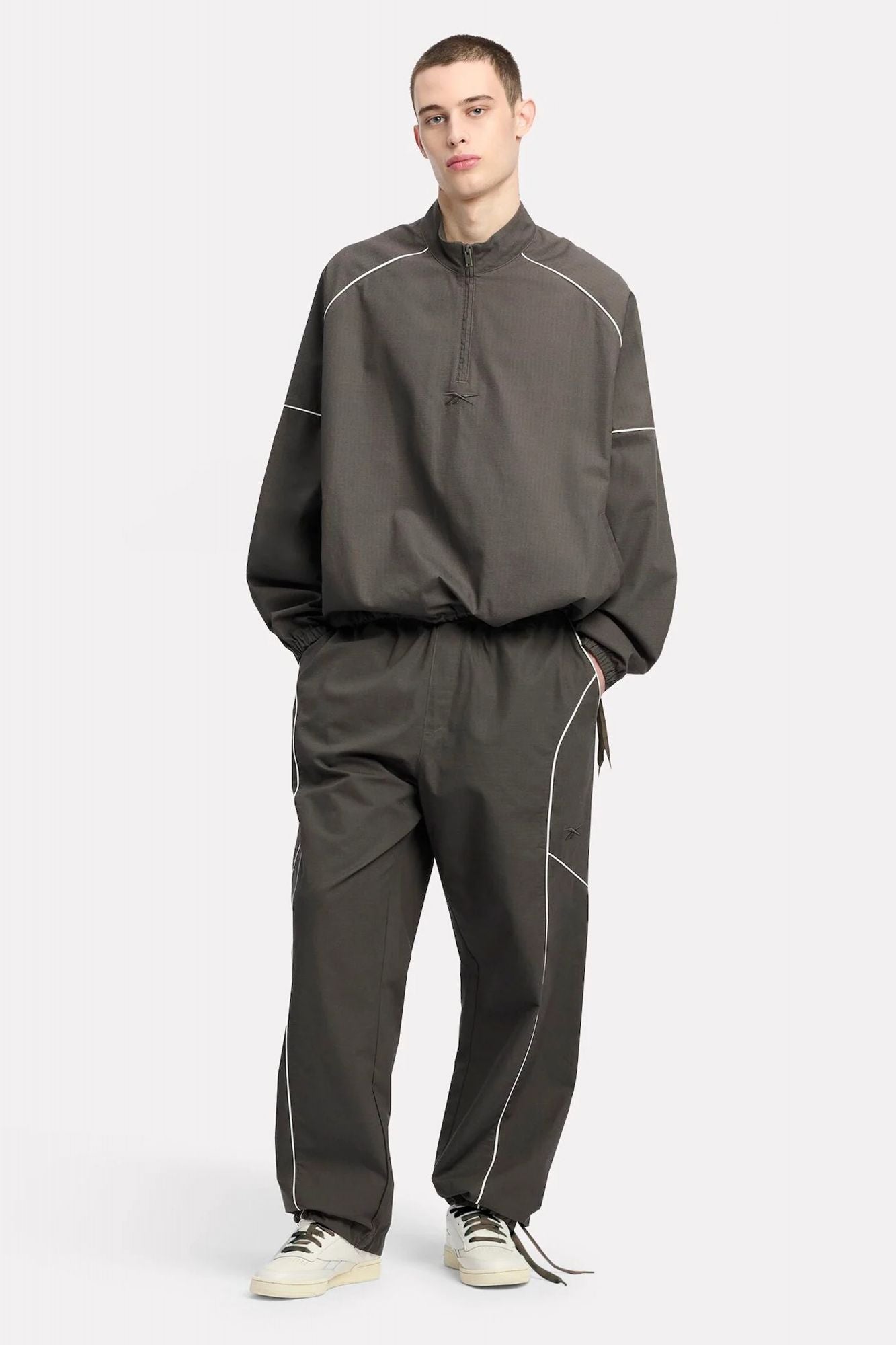 REEBOK TRACK PANT en color NEGRO (4)