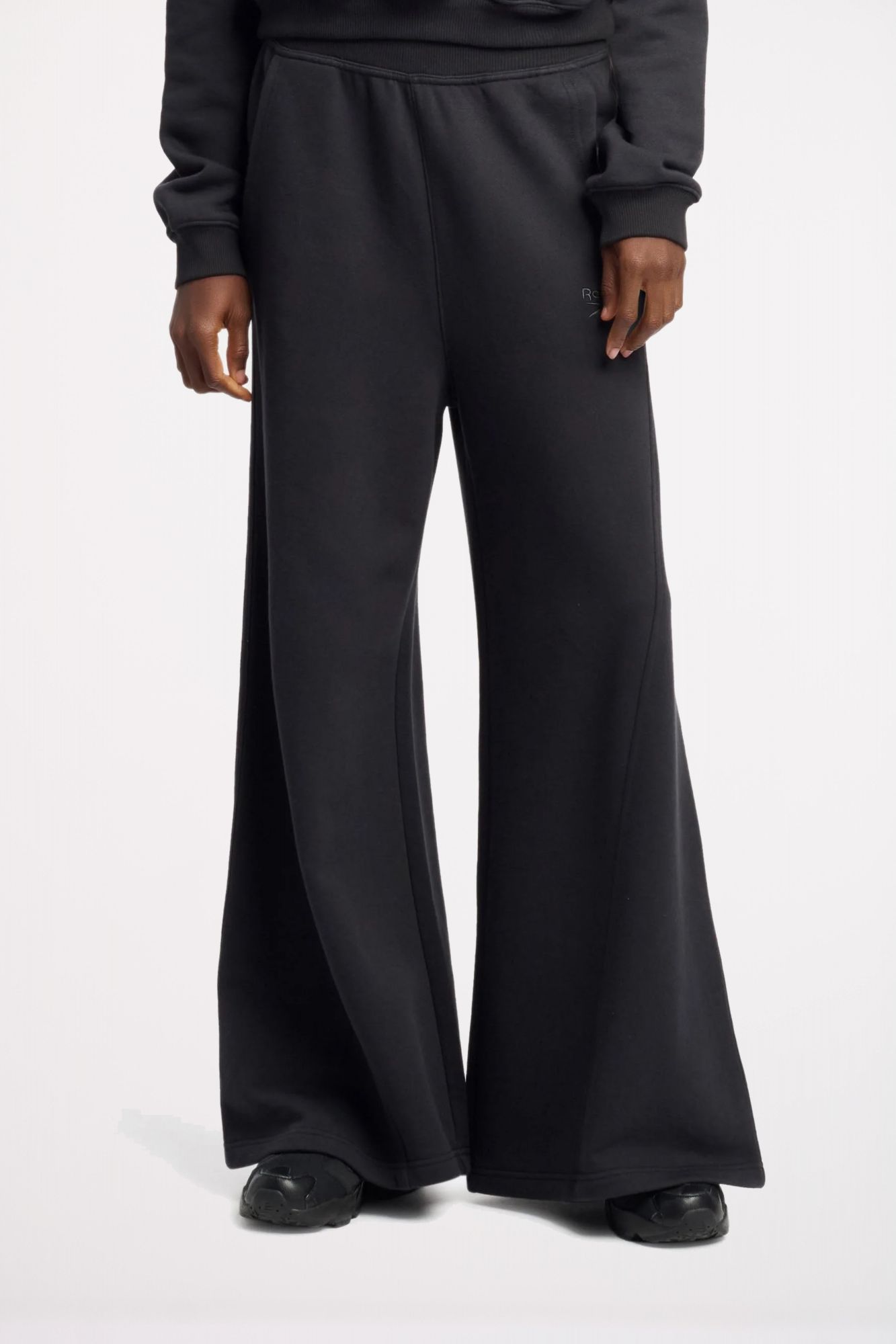 REEBOK  ICON ELEMENTS FT PANT en color NEGRO (1)