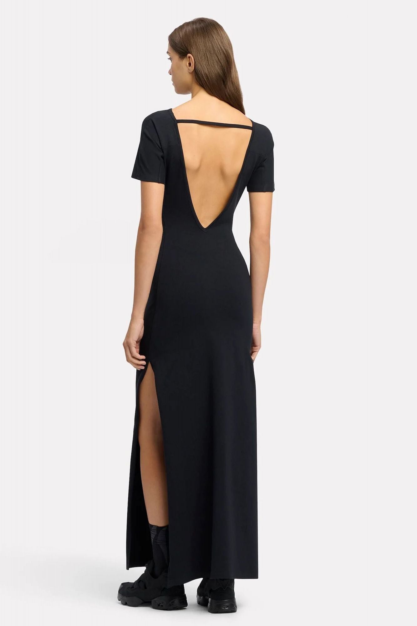 REEBOK LONG DRESS en color NEGRO (2)