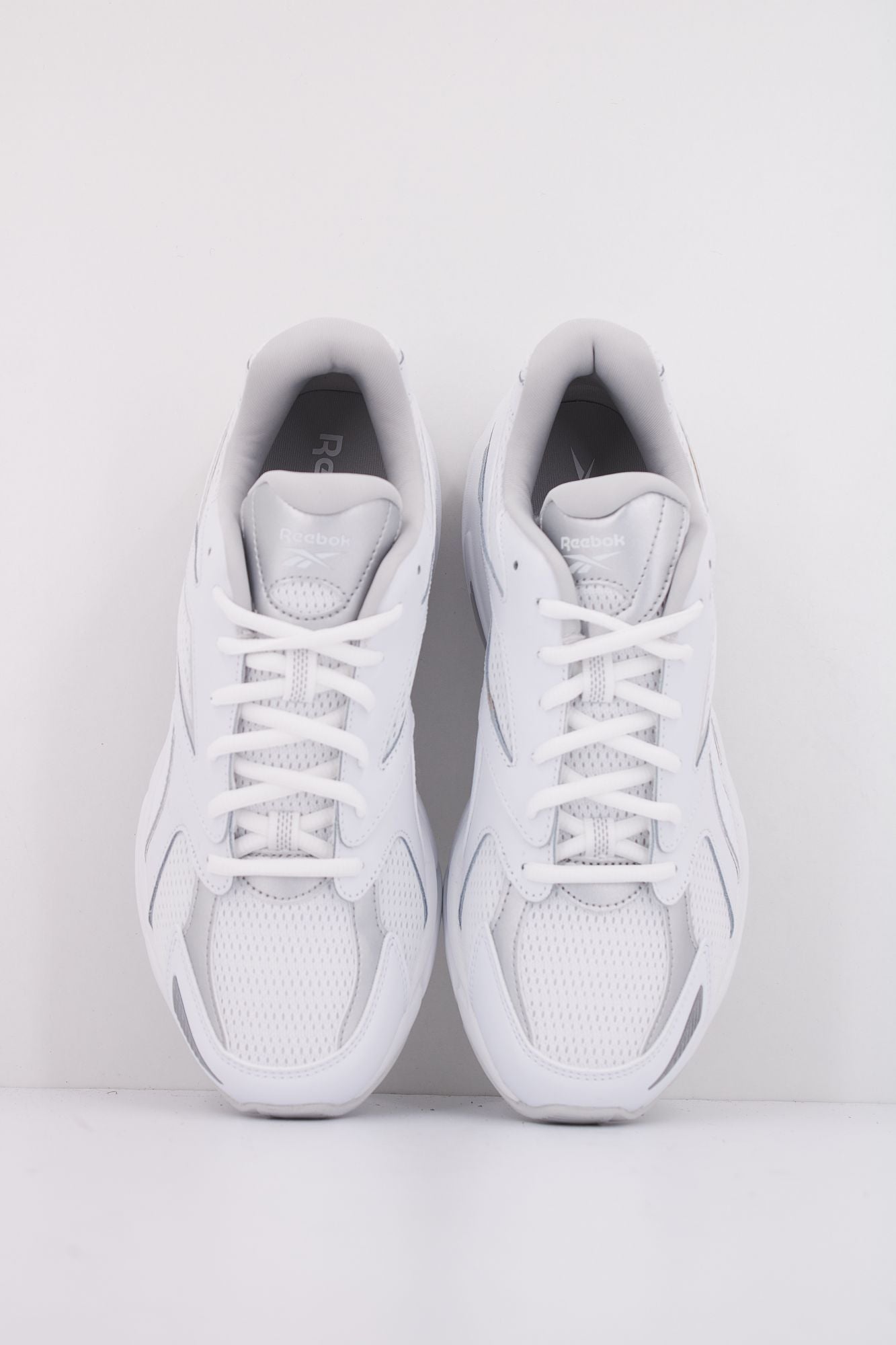 REEBOK  ROAD PRIME en color BLANCO (3)