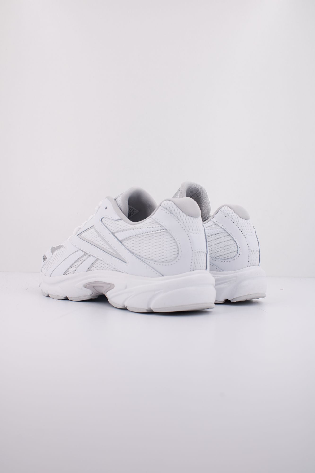 REEBOK  ROAD PRIME en color BLANCO (4)