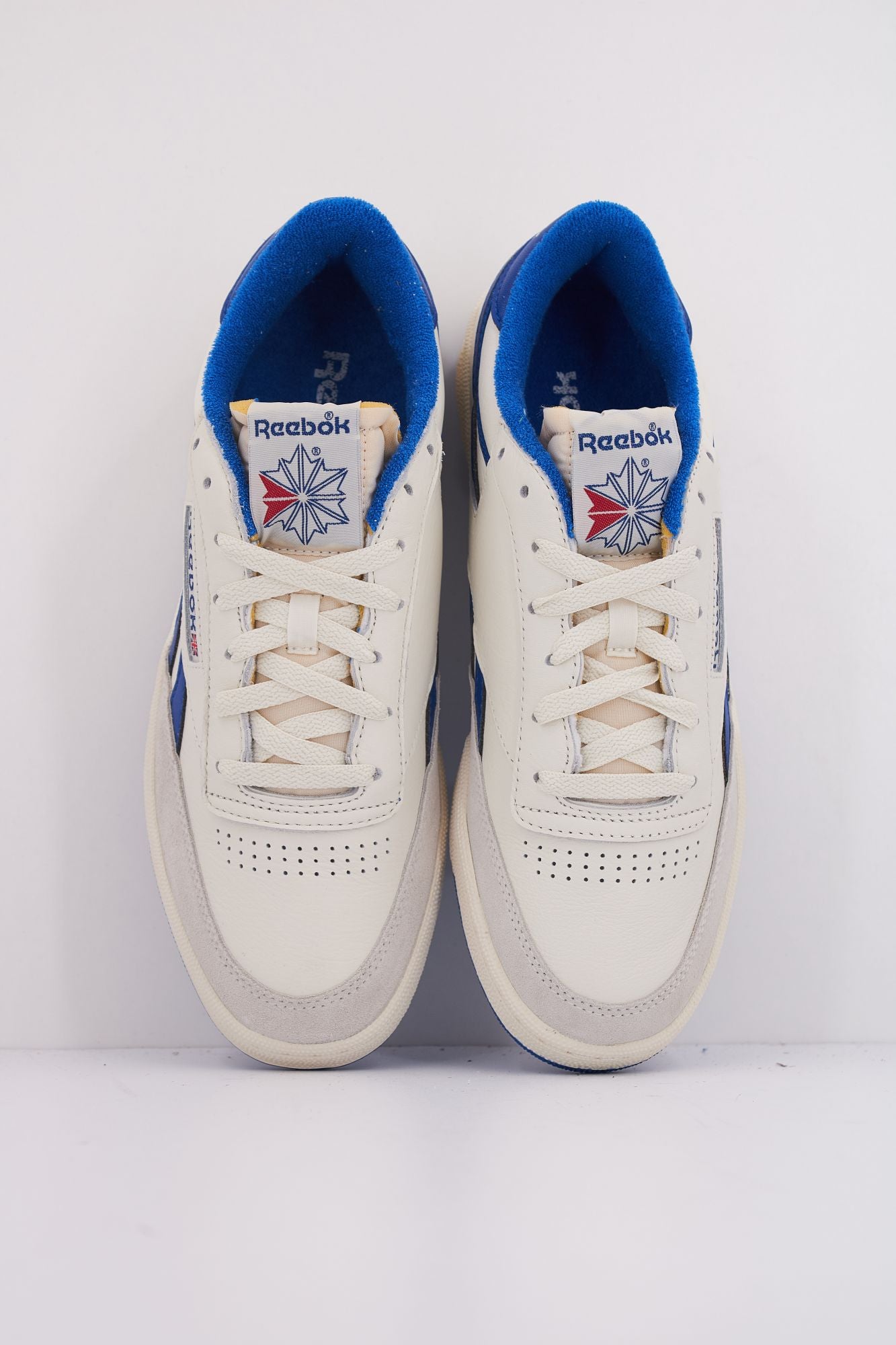 REEBOK CLUB C REVENGE VINTAGE en color BEIS (3)