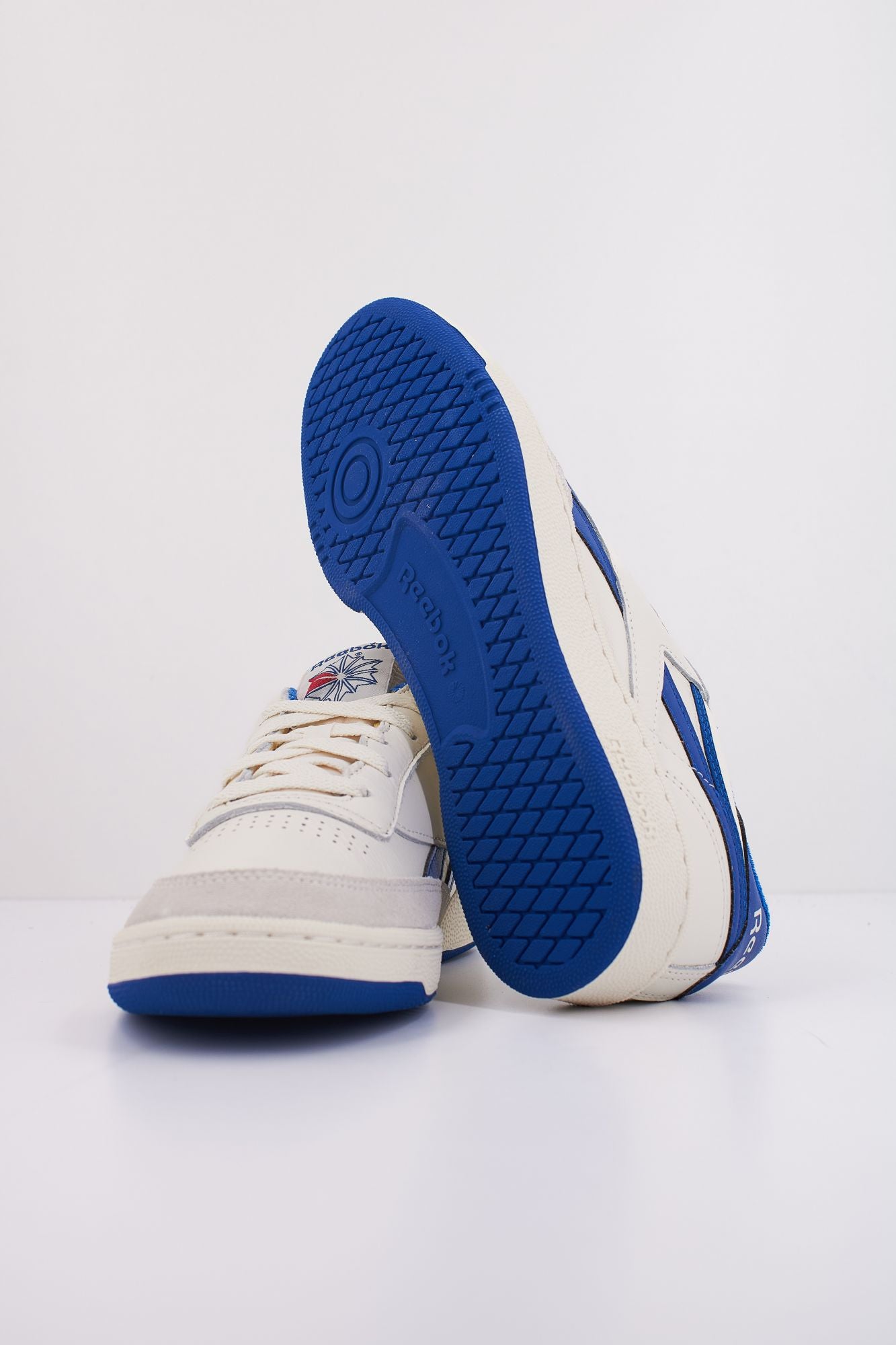 REEBOK CLUB C REVENGE VINTAGE en color BEIS (5)
