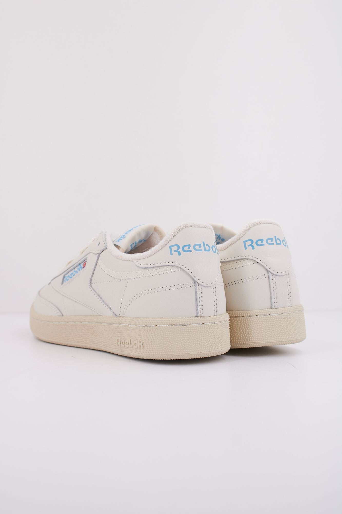 REEBOK CLUB C 85 VINTAGE en color BEIS (4)