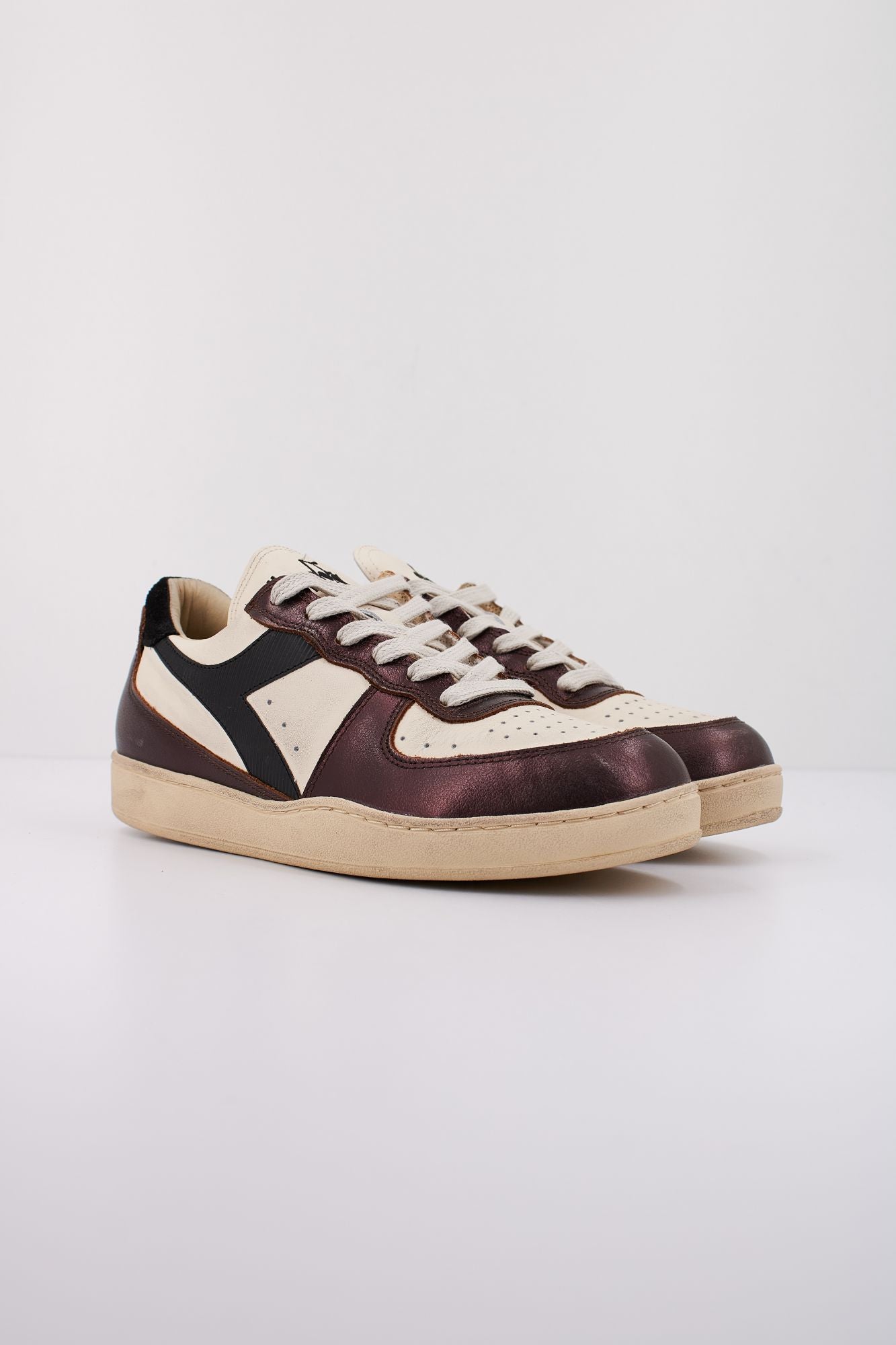 DIADORA HERITAGE BASKET LOW DIRTY en color MARRON (2)