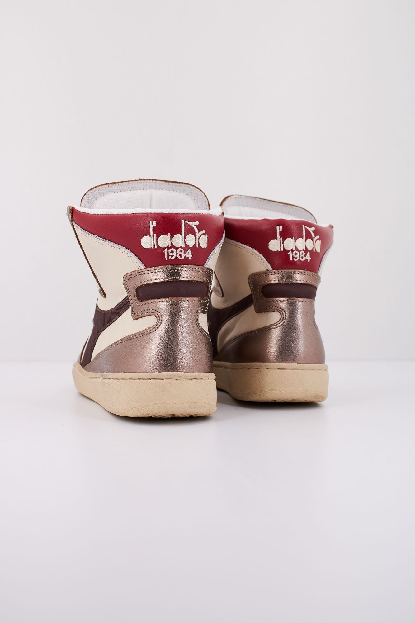 DIADORA HERITAGE BASKET METAL MIX en color BEIS (4)