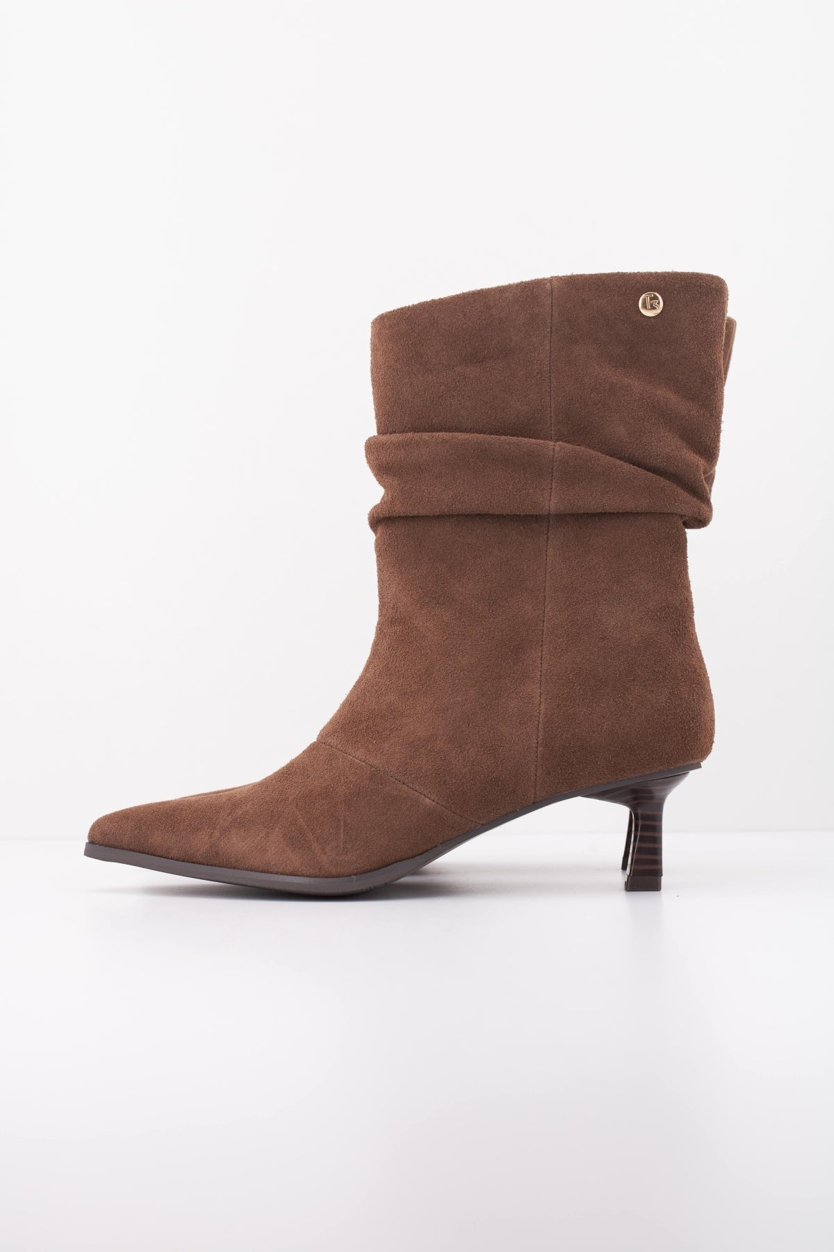 TOP3 BOTA CORTA ARRUGADA en color MARRON CLARO (1)