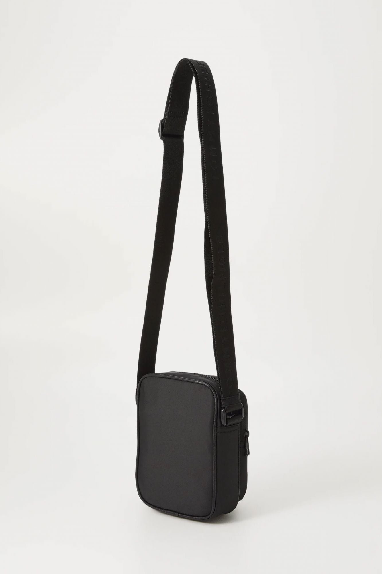 TOMMY HILFIGER AM0AM13465 en color NEGRO (3)