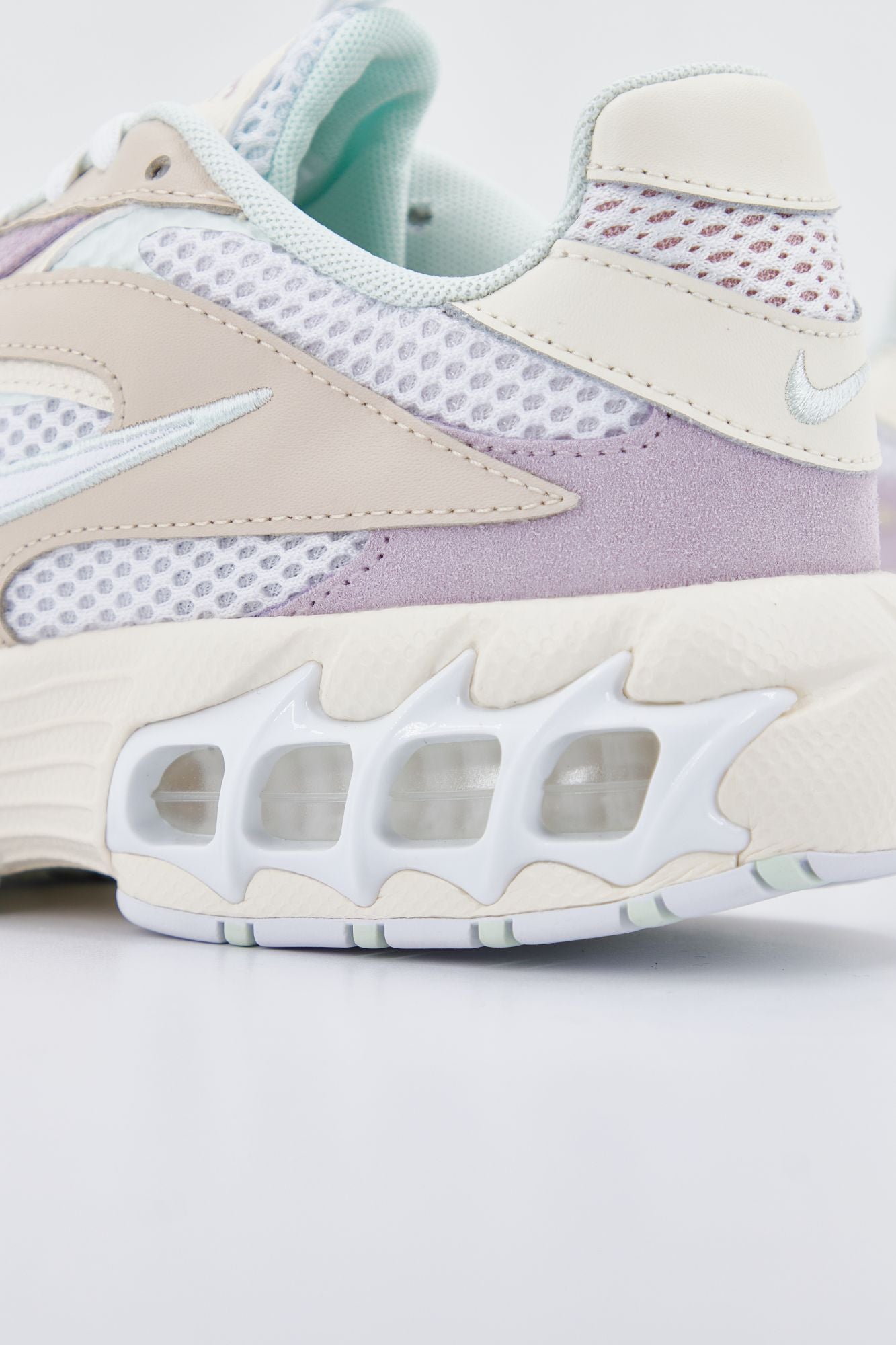 NIKE ZOOM AIR FIRE WOMEN'S S en color BLANCO (4)